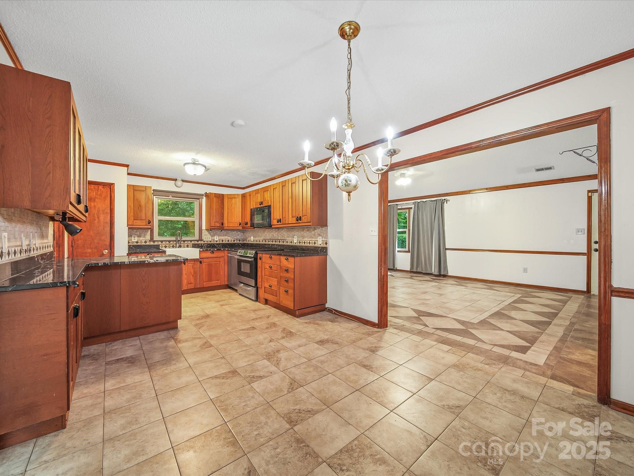 222 Woodridge Drive