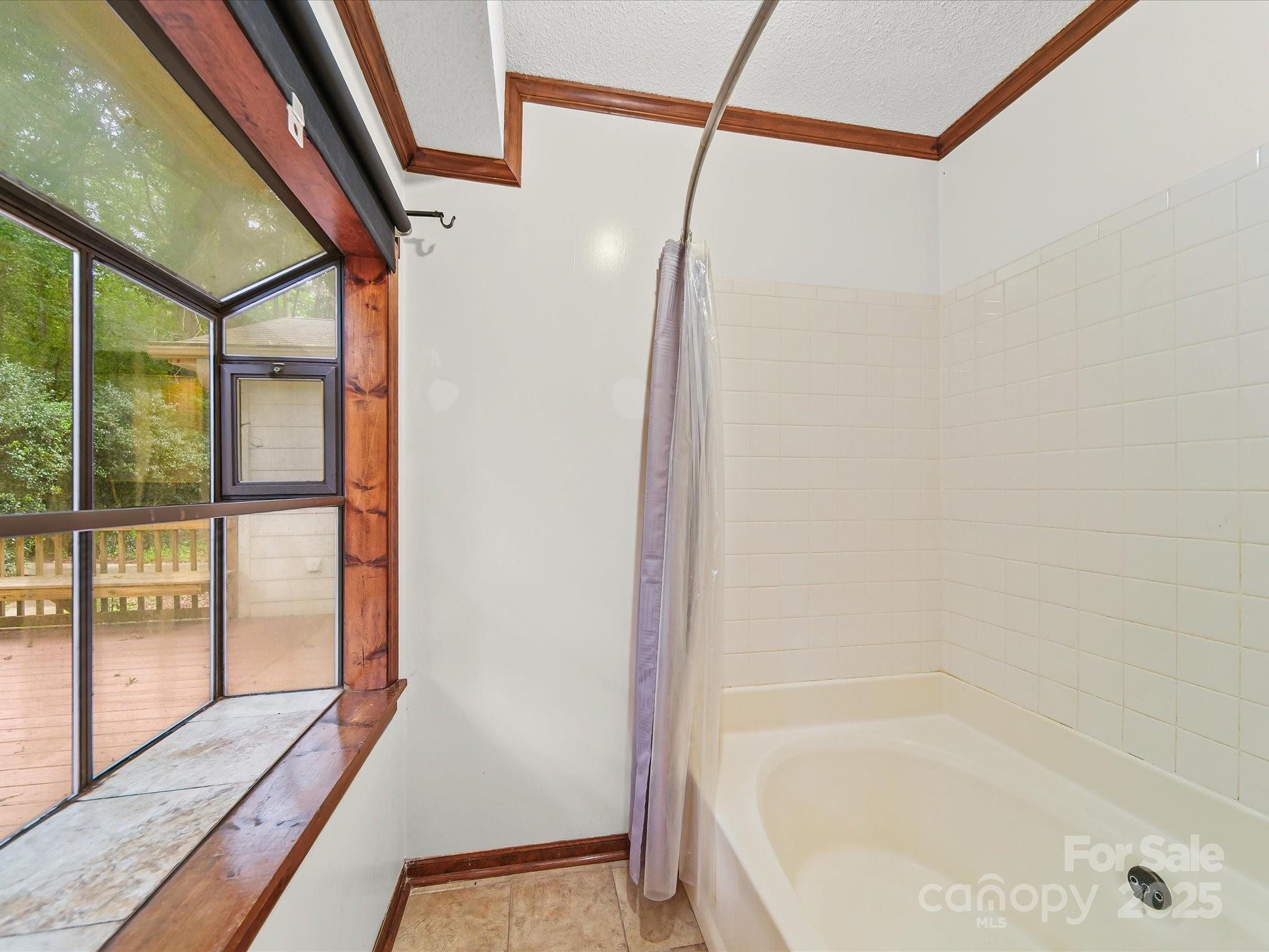 222 Woodridge Drive