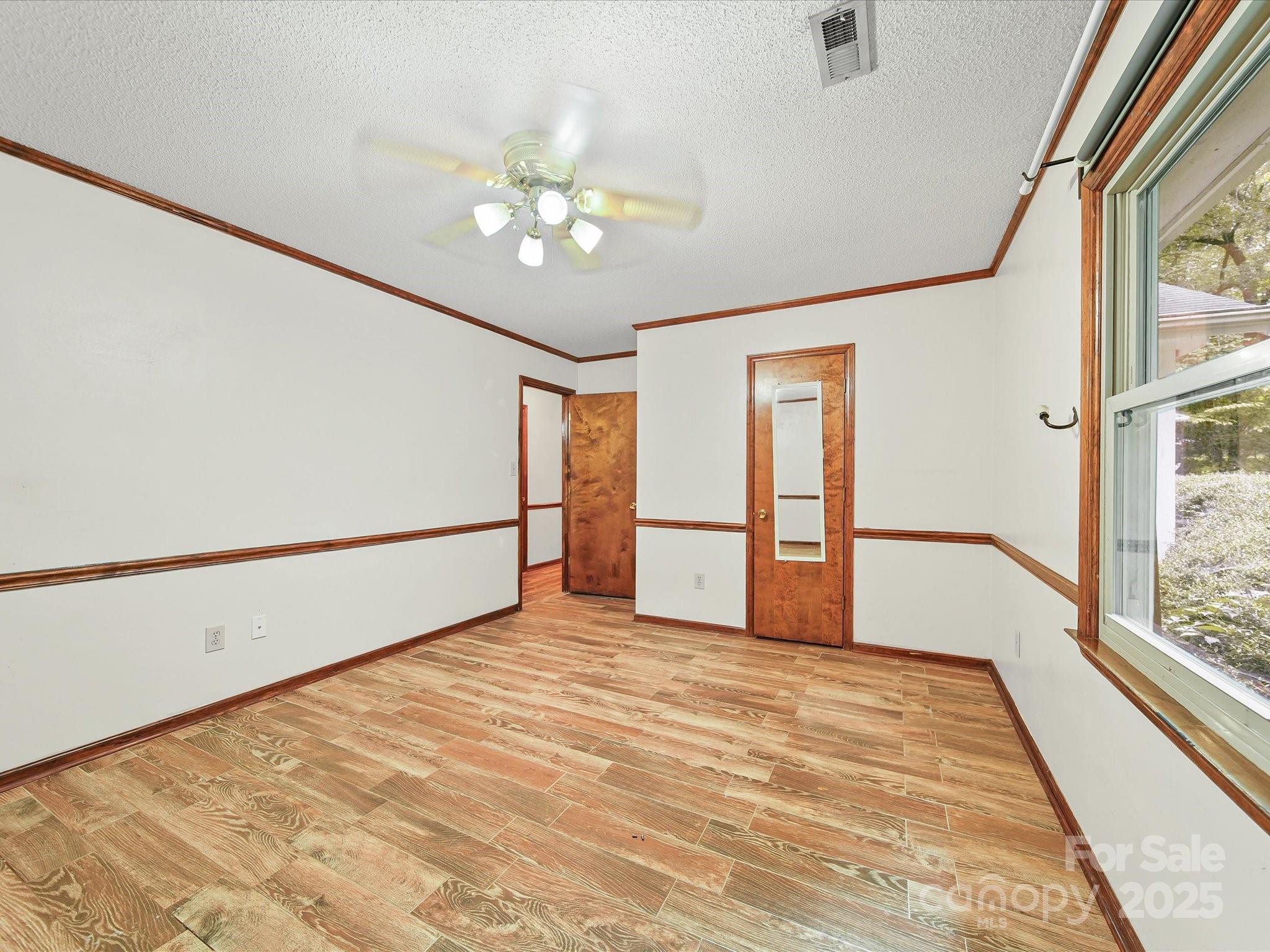 222 Woodridge Drive