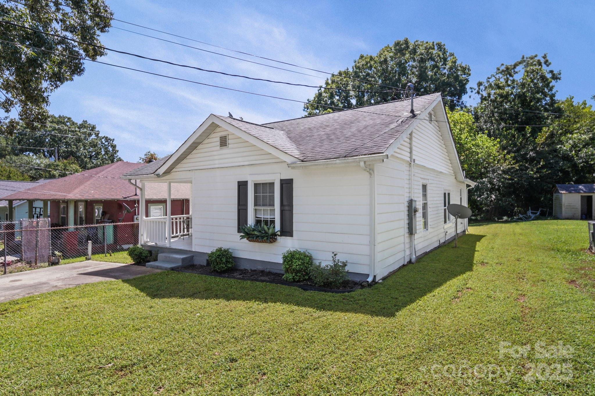 507 E Maple Avenue