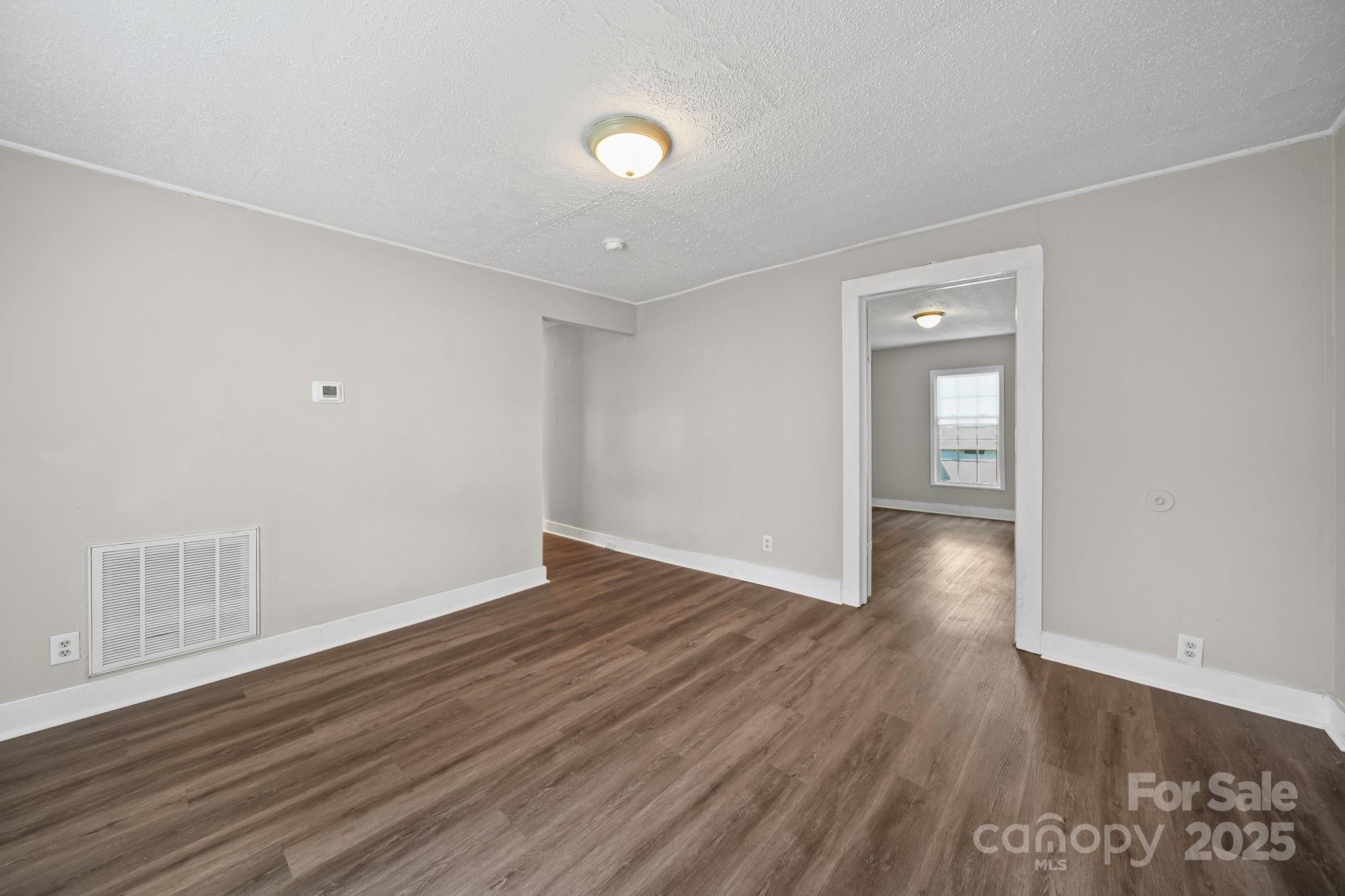 507 E Maple Avenue