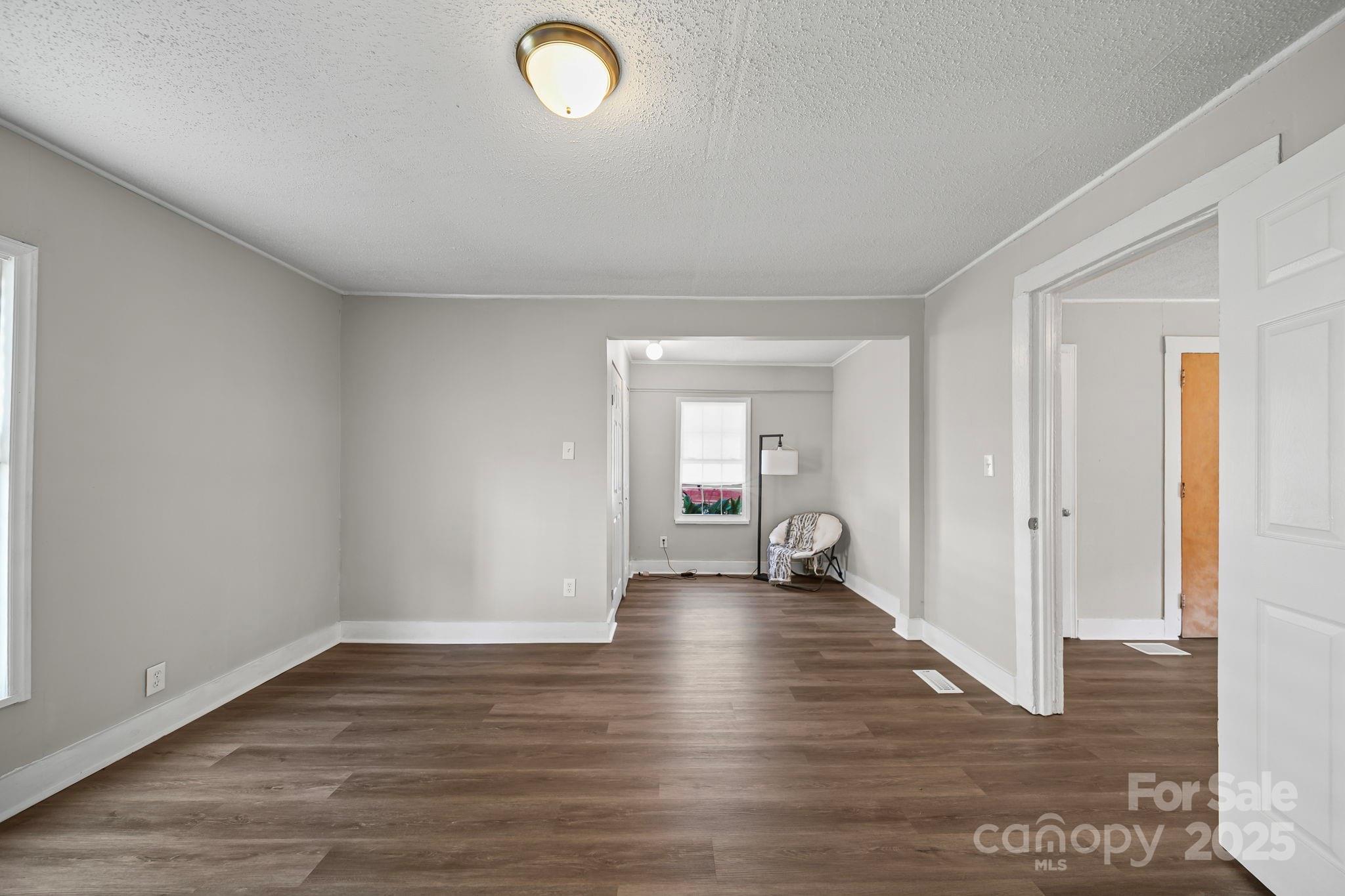 507 E Maple Avenue