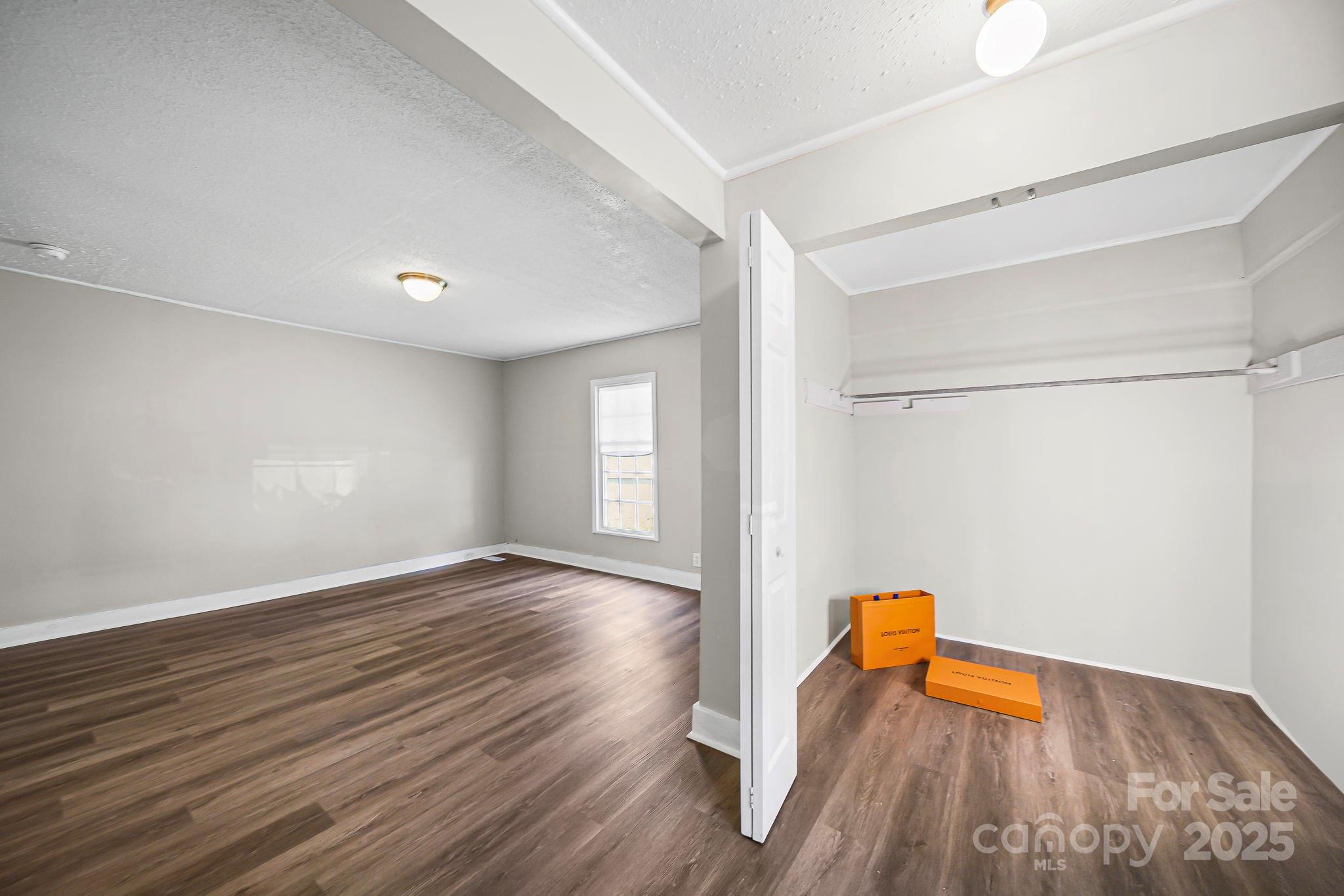 507 E Maple Avenue