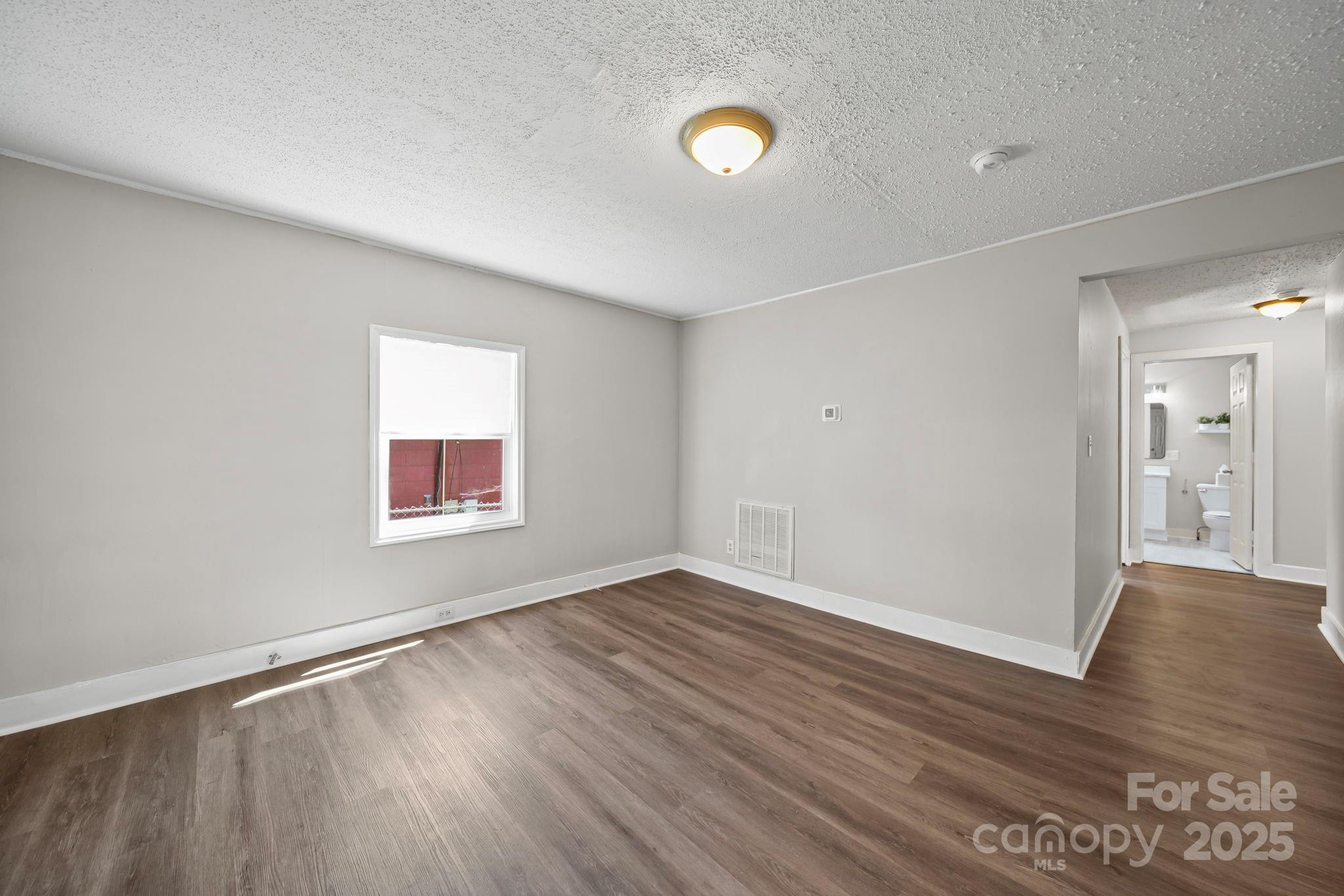 507 E Maple Avenue
