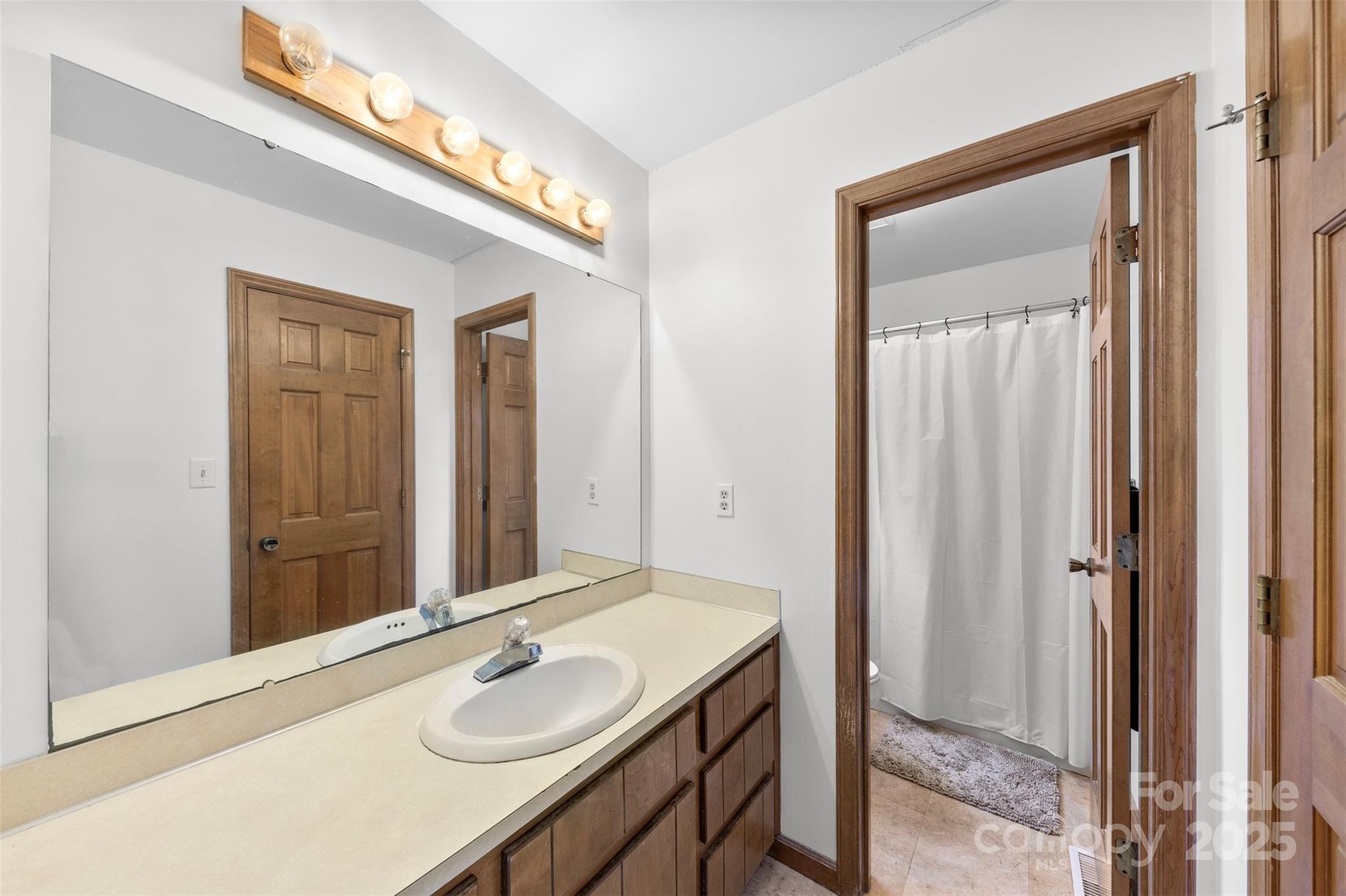 140 Smoke Tree Court