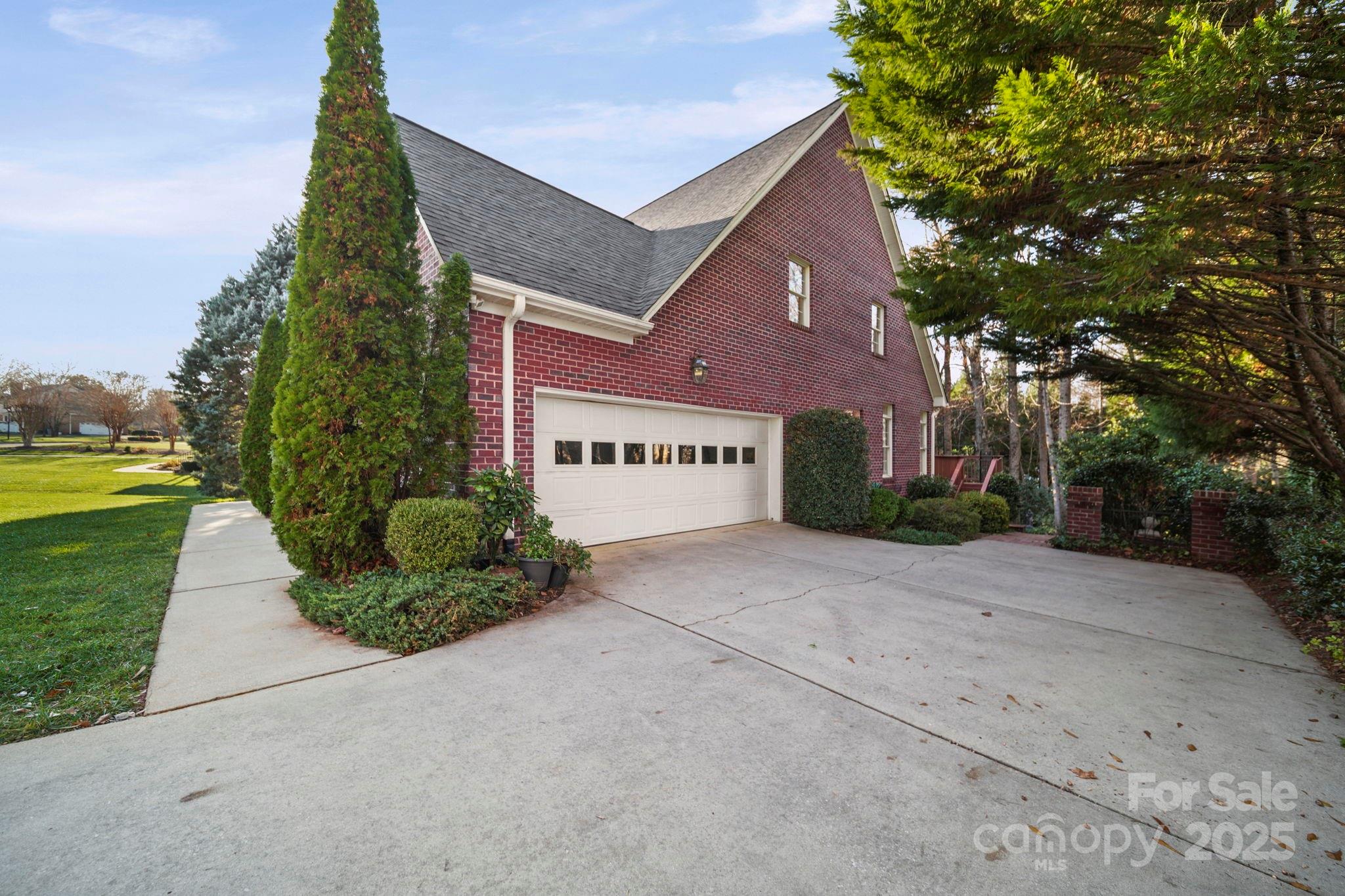 3015 Hamptonbrook Drive