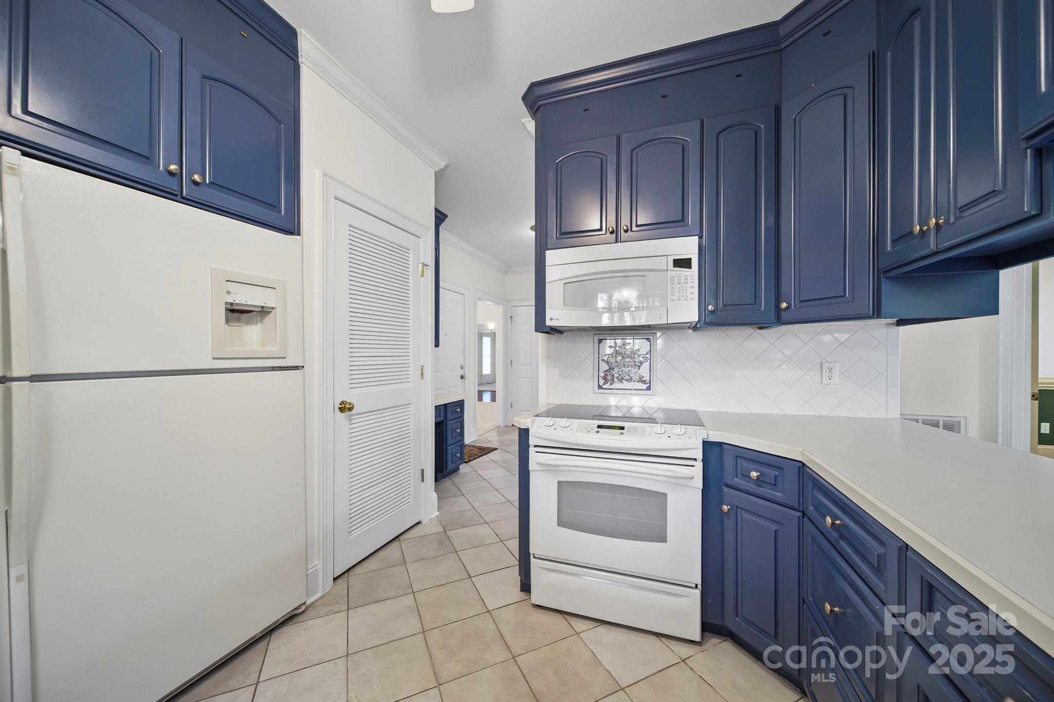 3015 Hamptonbrook Drive