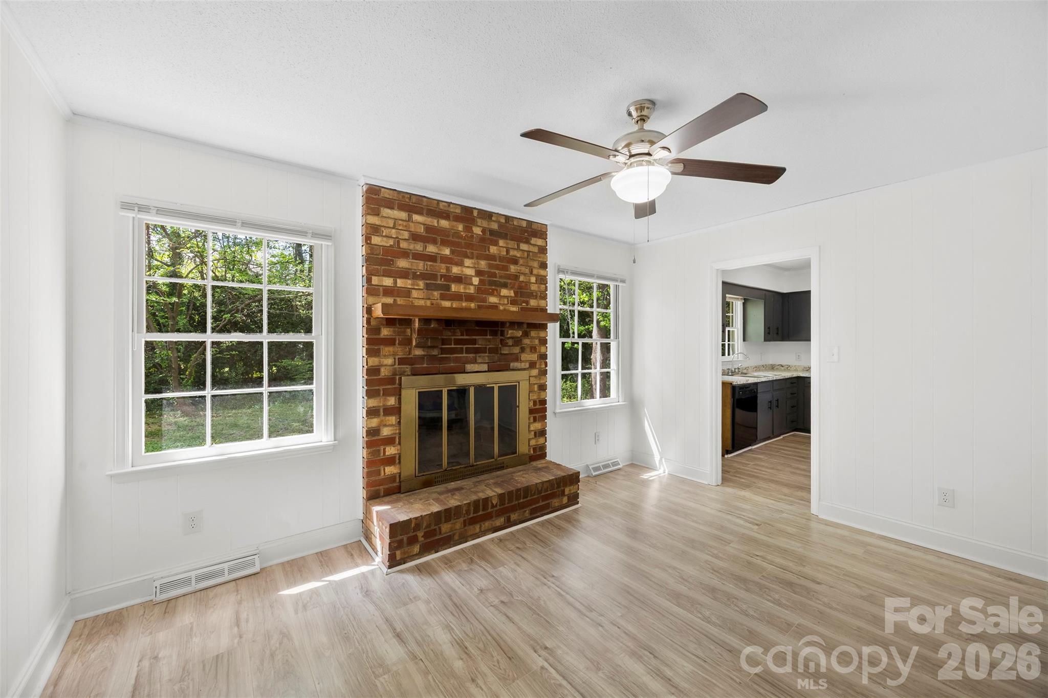 425 Whitethorn Drive