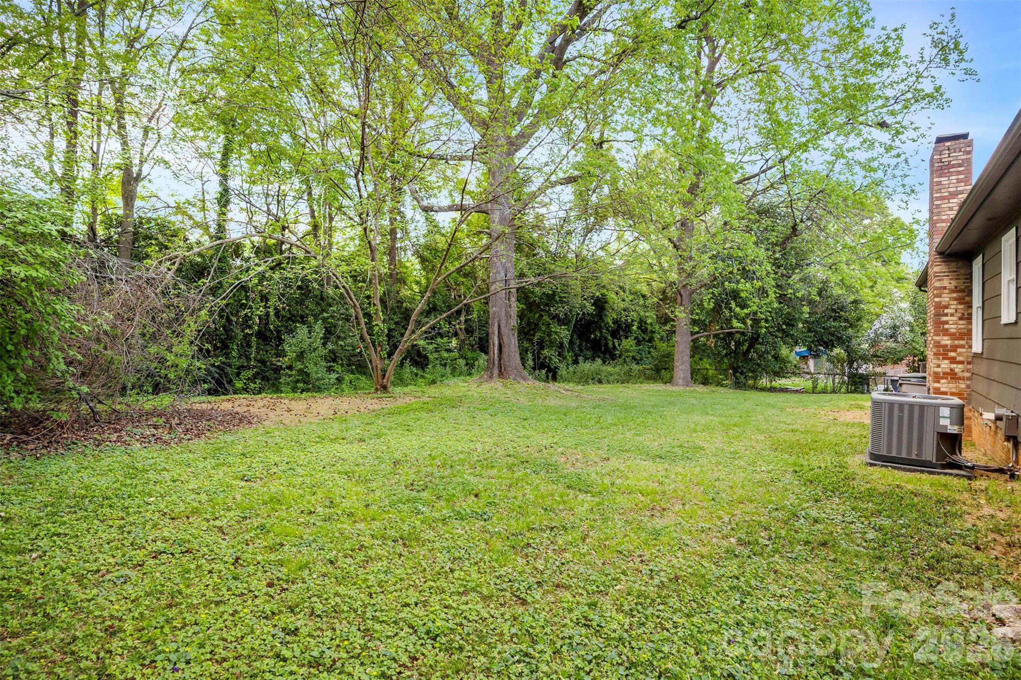 425 Whitethorn Drive