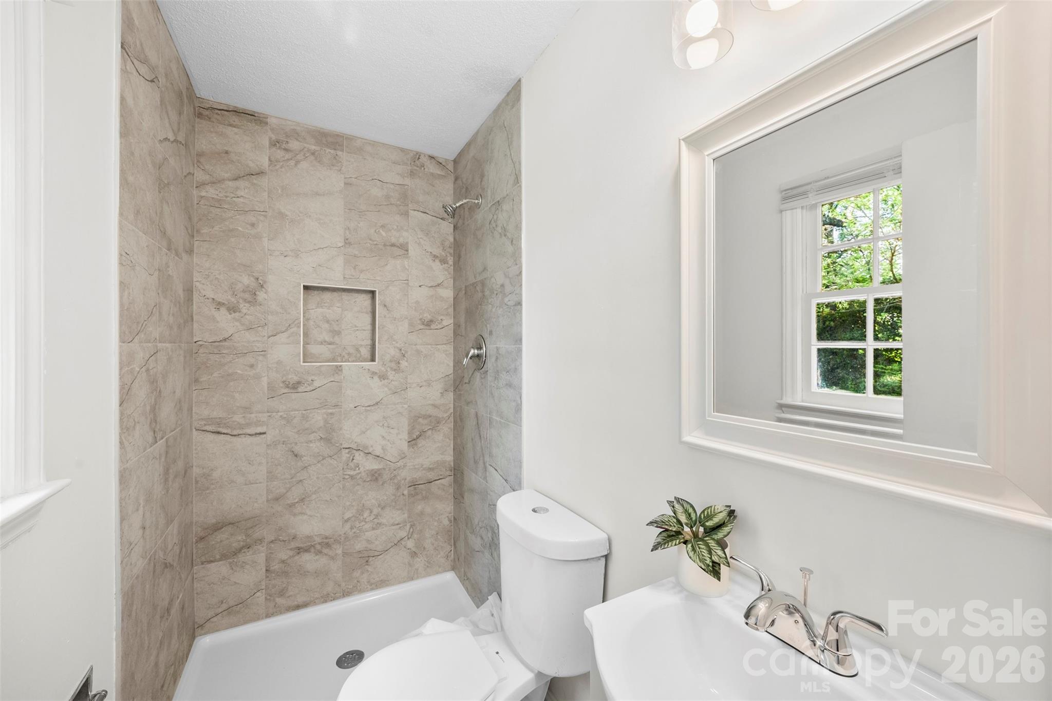 425 Whitethorn Drive