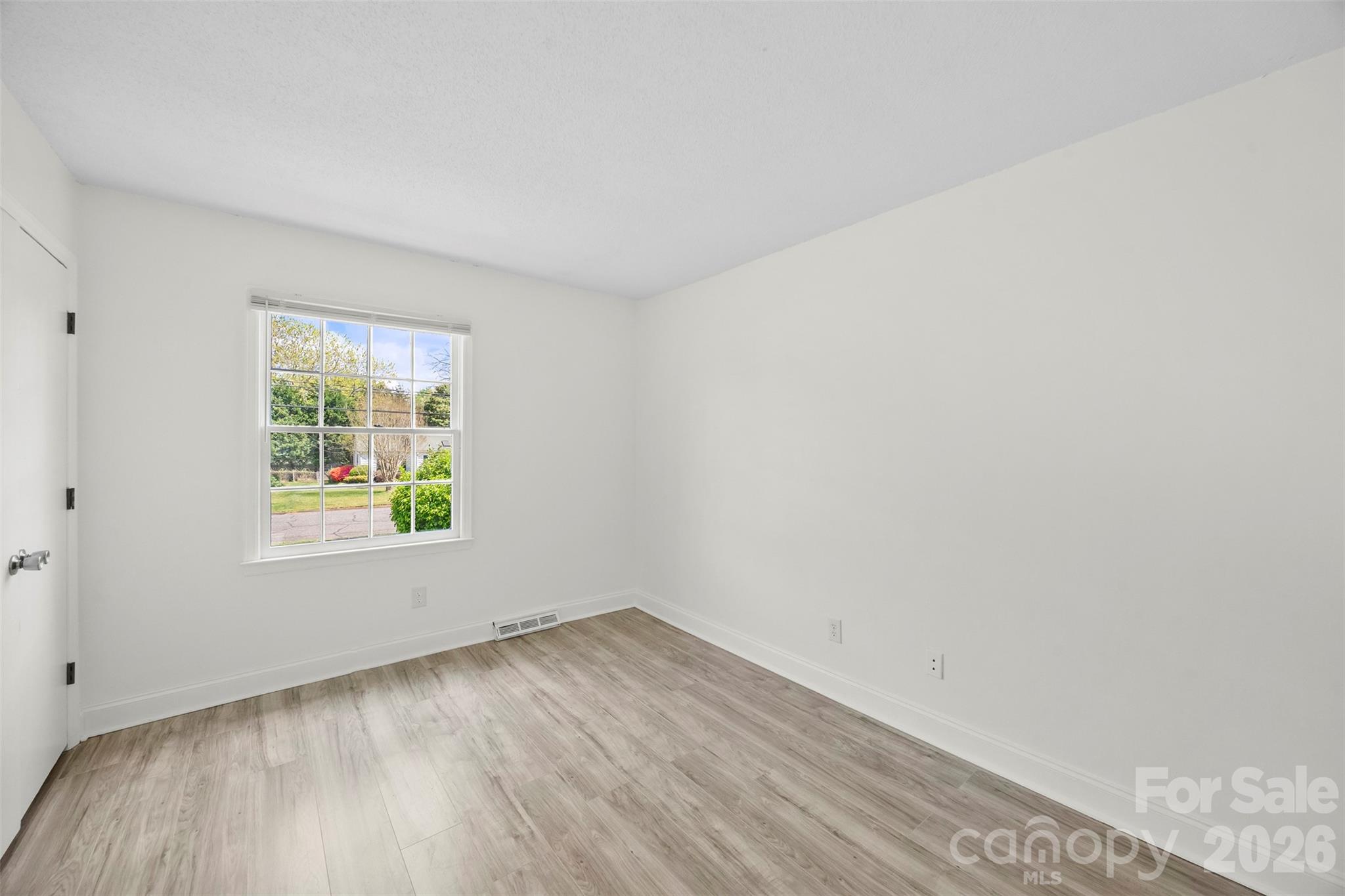 425 Whitethorn Drive