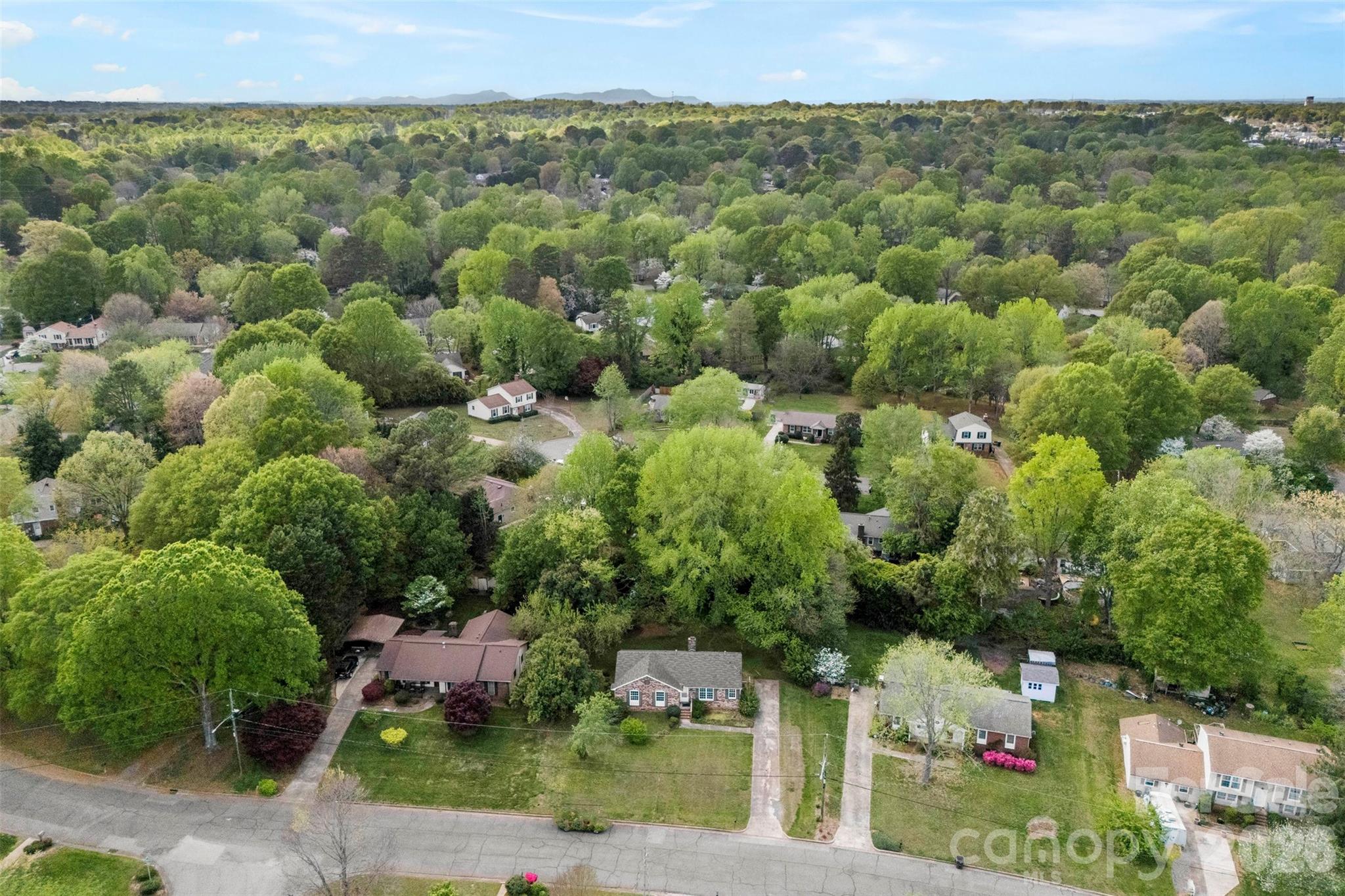 425 Whitethorn Drive