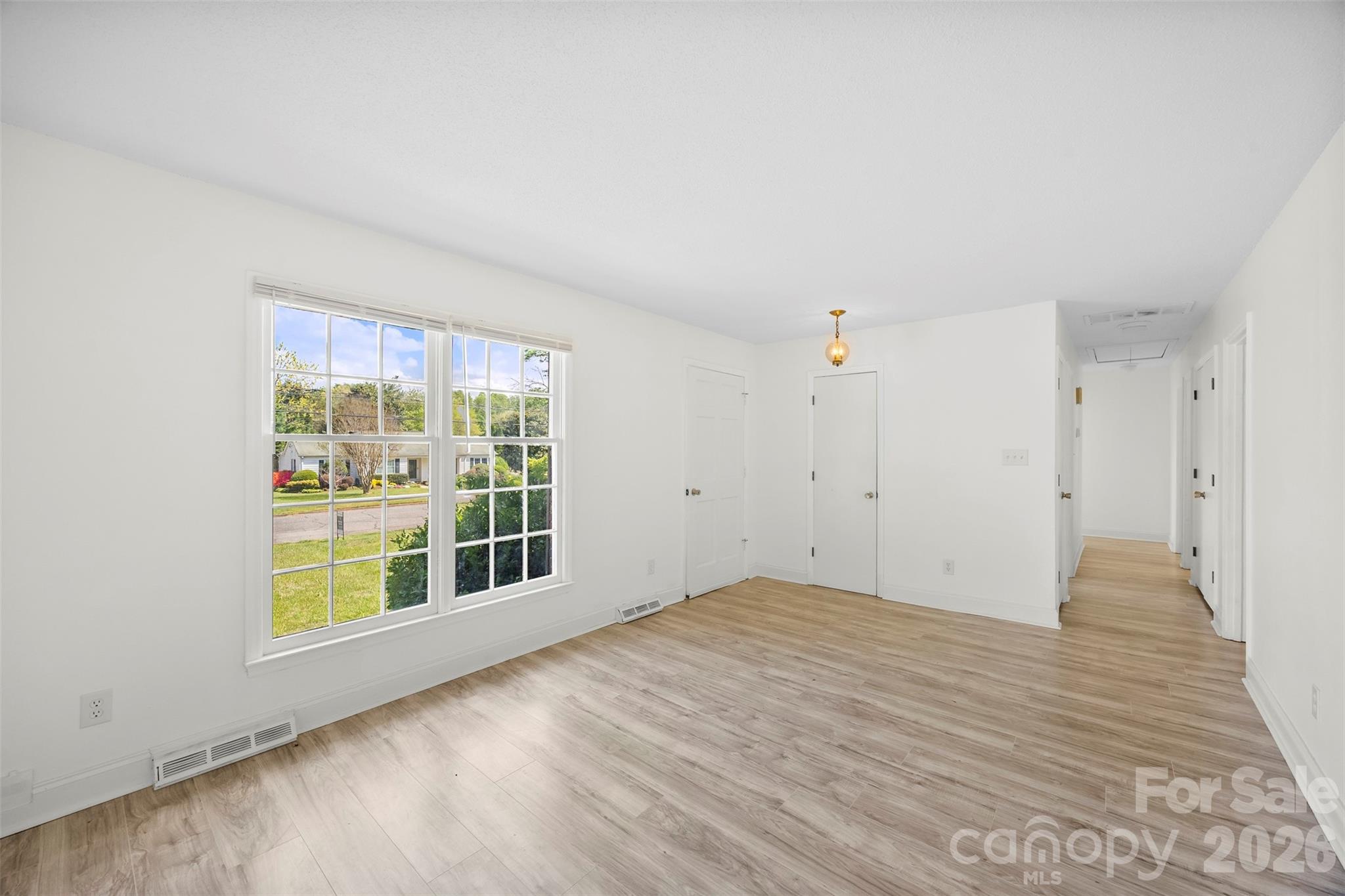 425 Whitethorn Drive