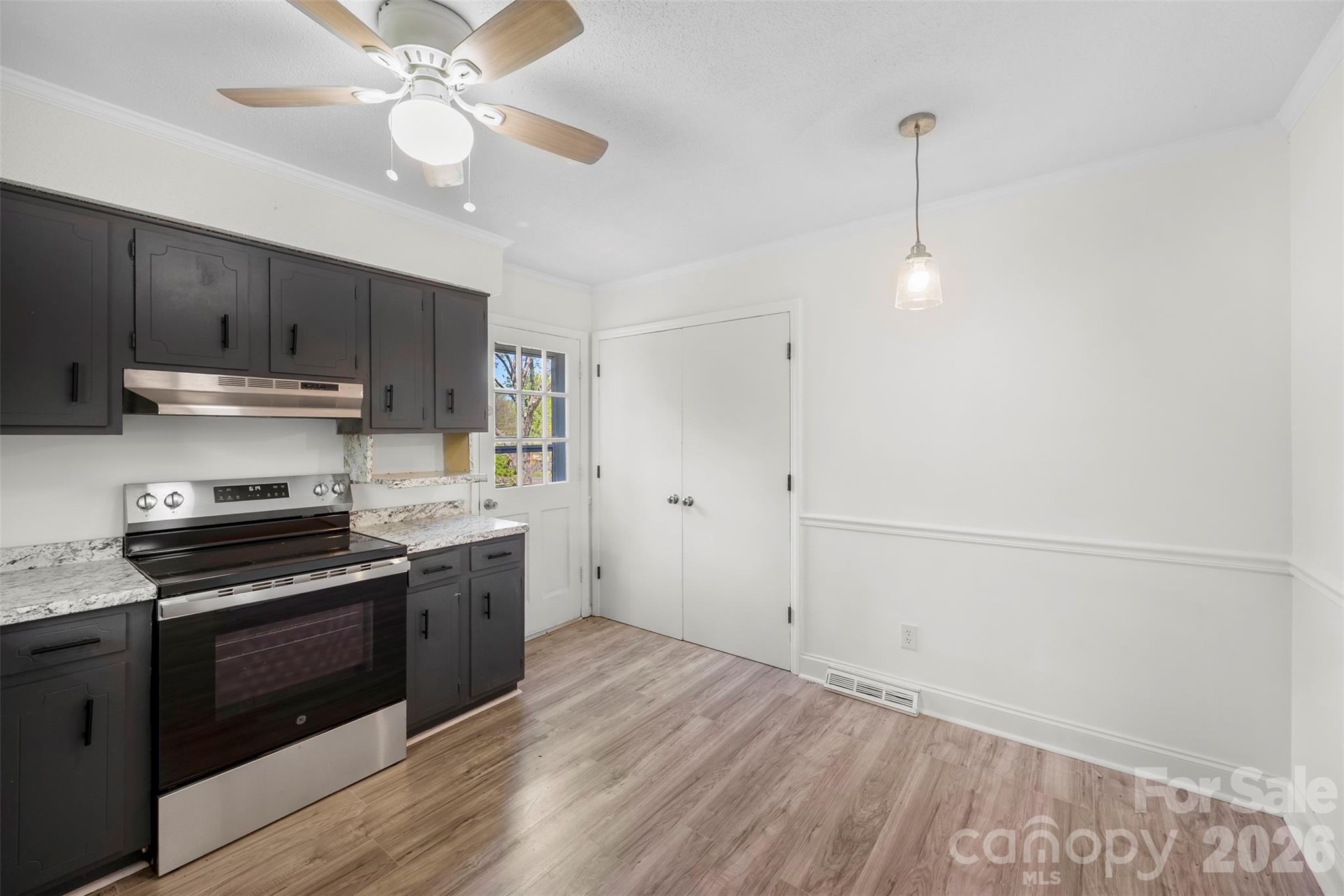 425 Whitethorn Drive