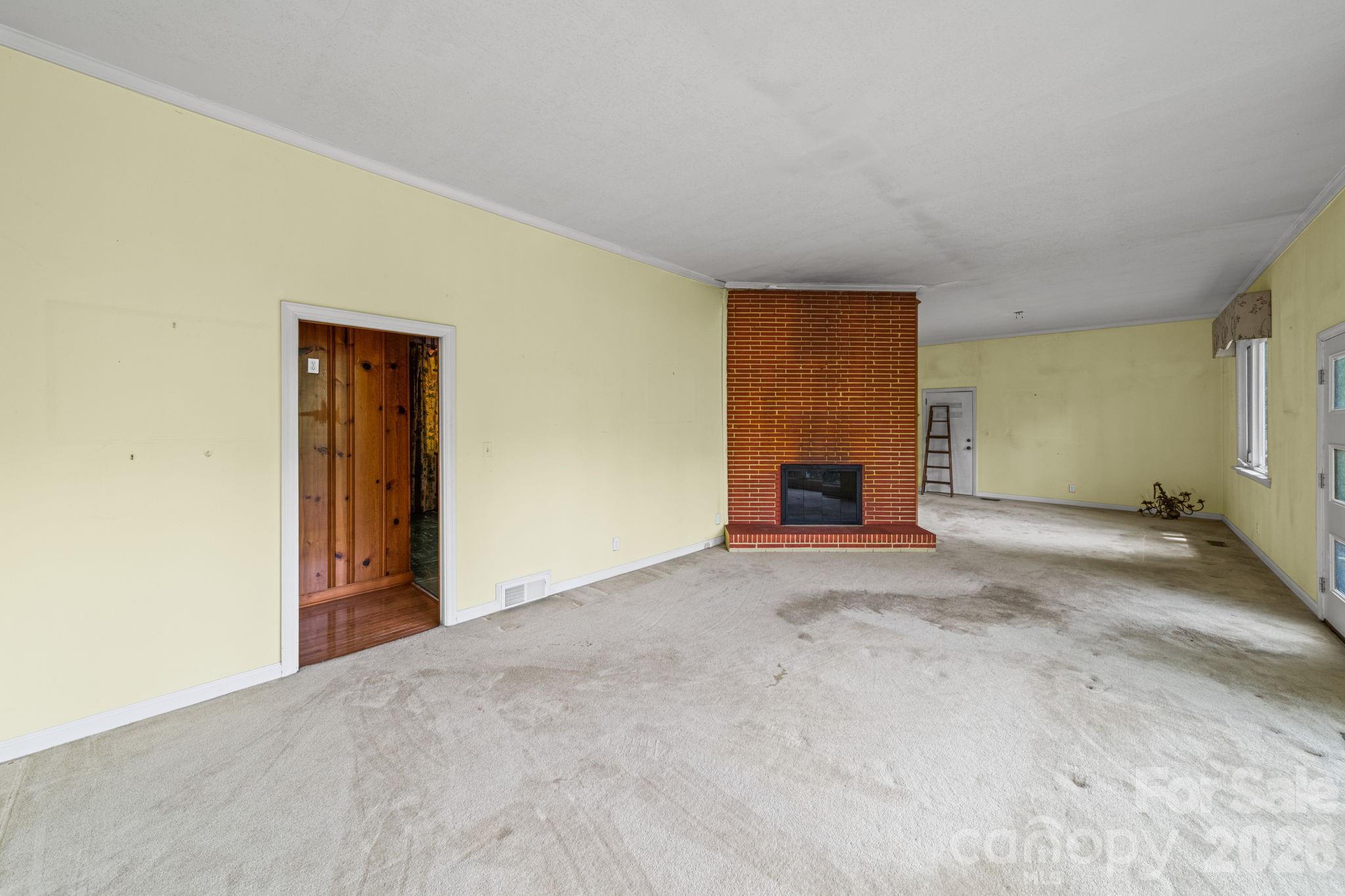 1051 Paramount Circle