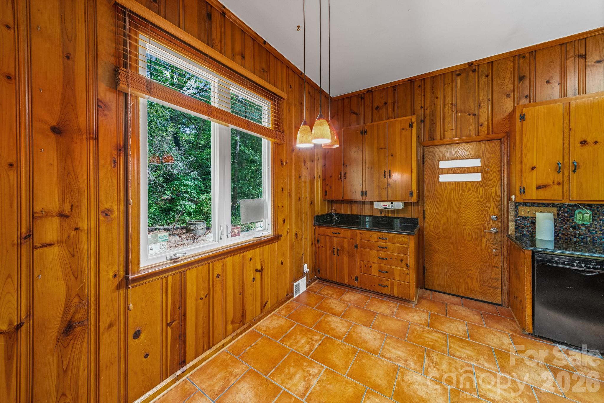 1051 Paramount Circle