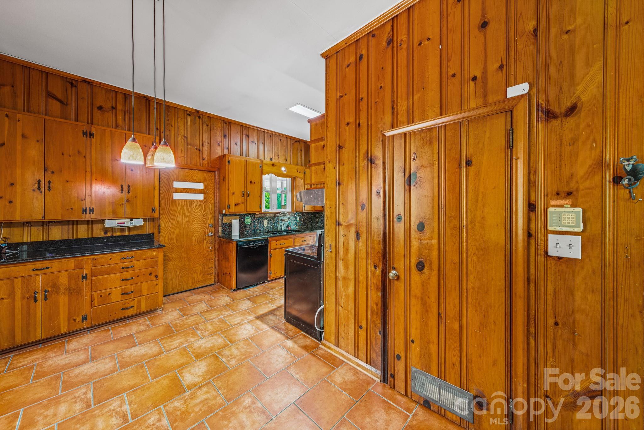 1051 Paramount Circle