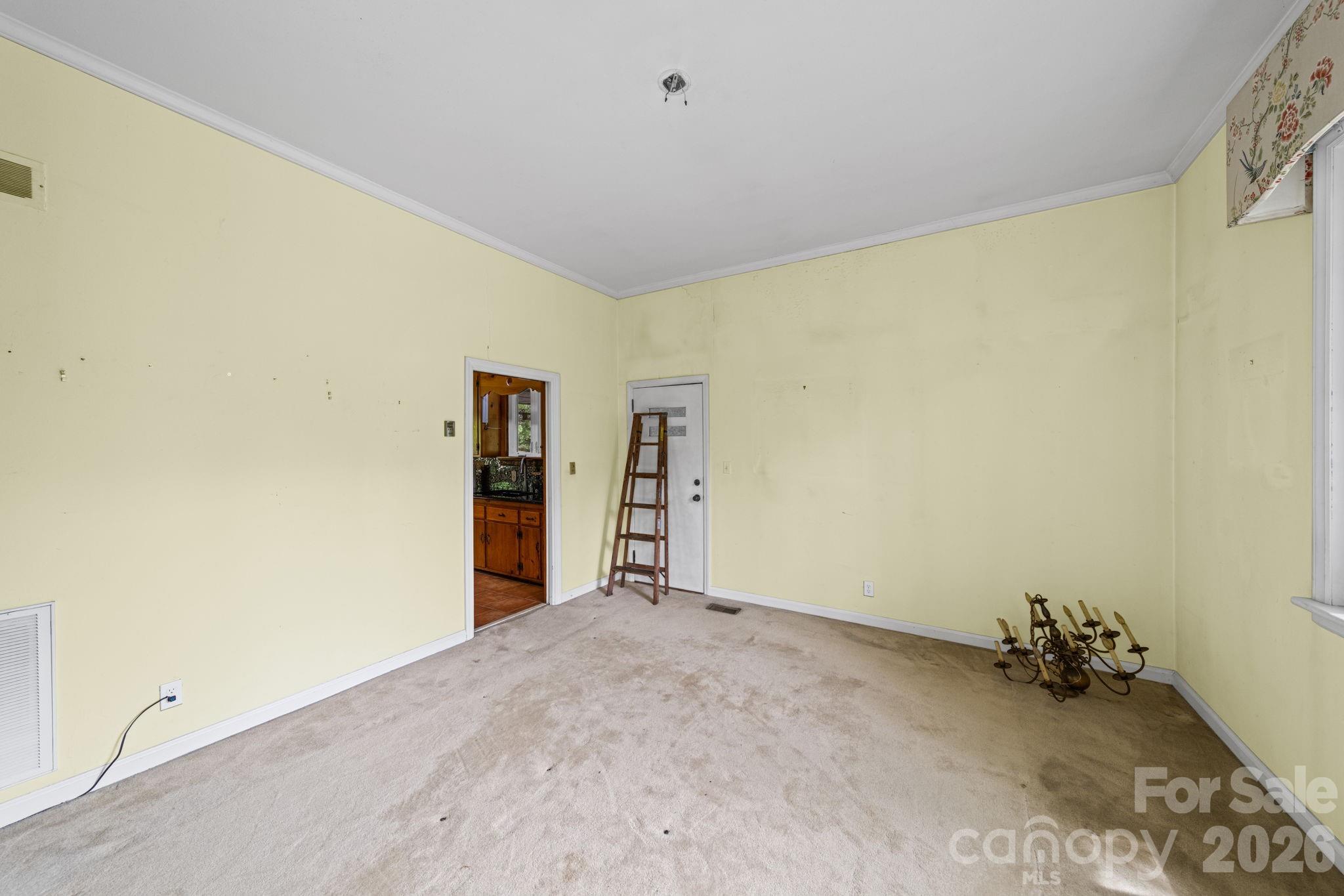 1051 Paramount Circle