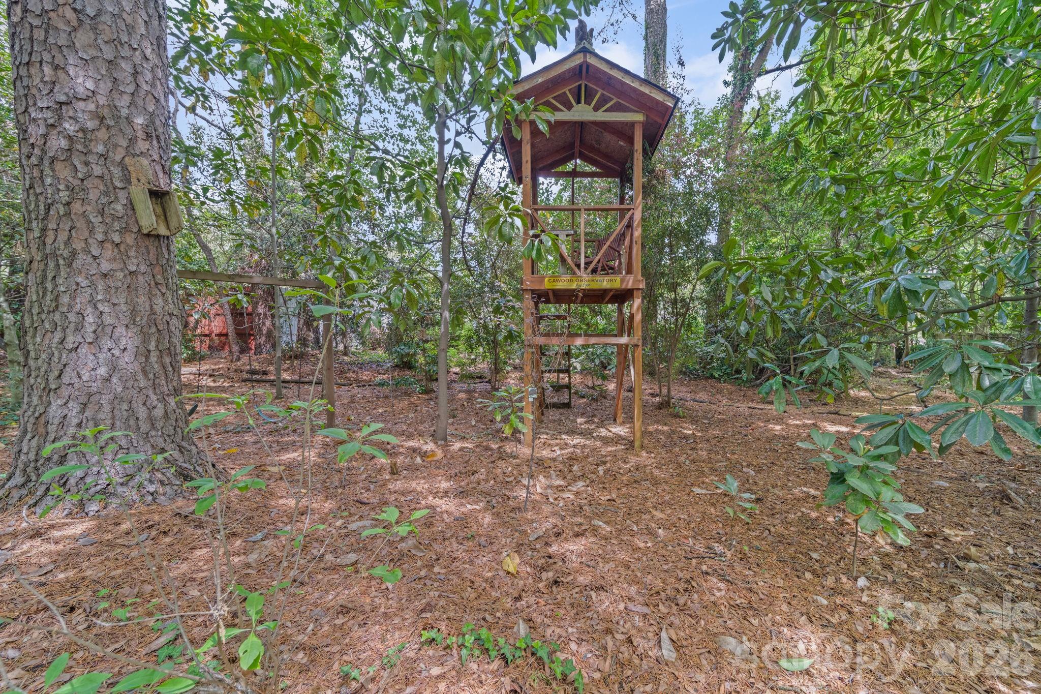 1051 Paramount Circle