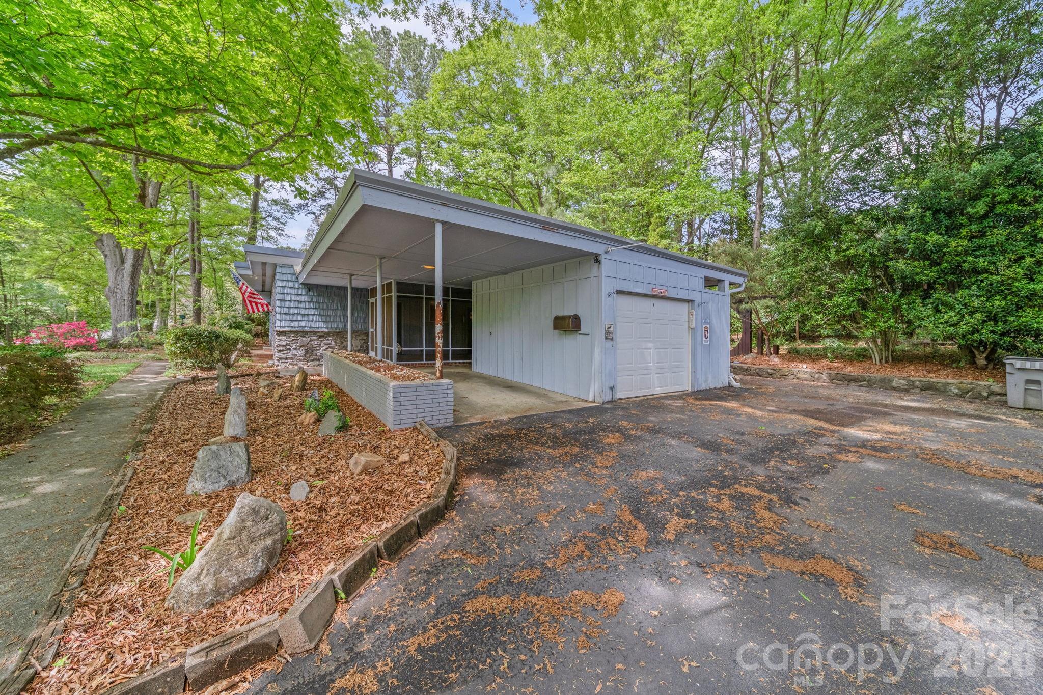 1051 Paramount Circle