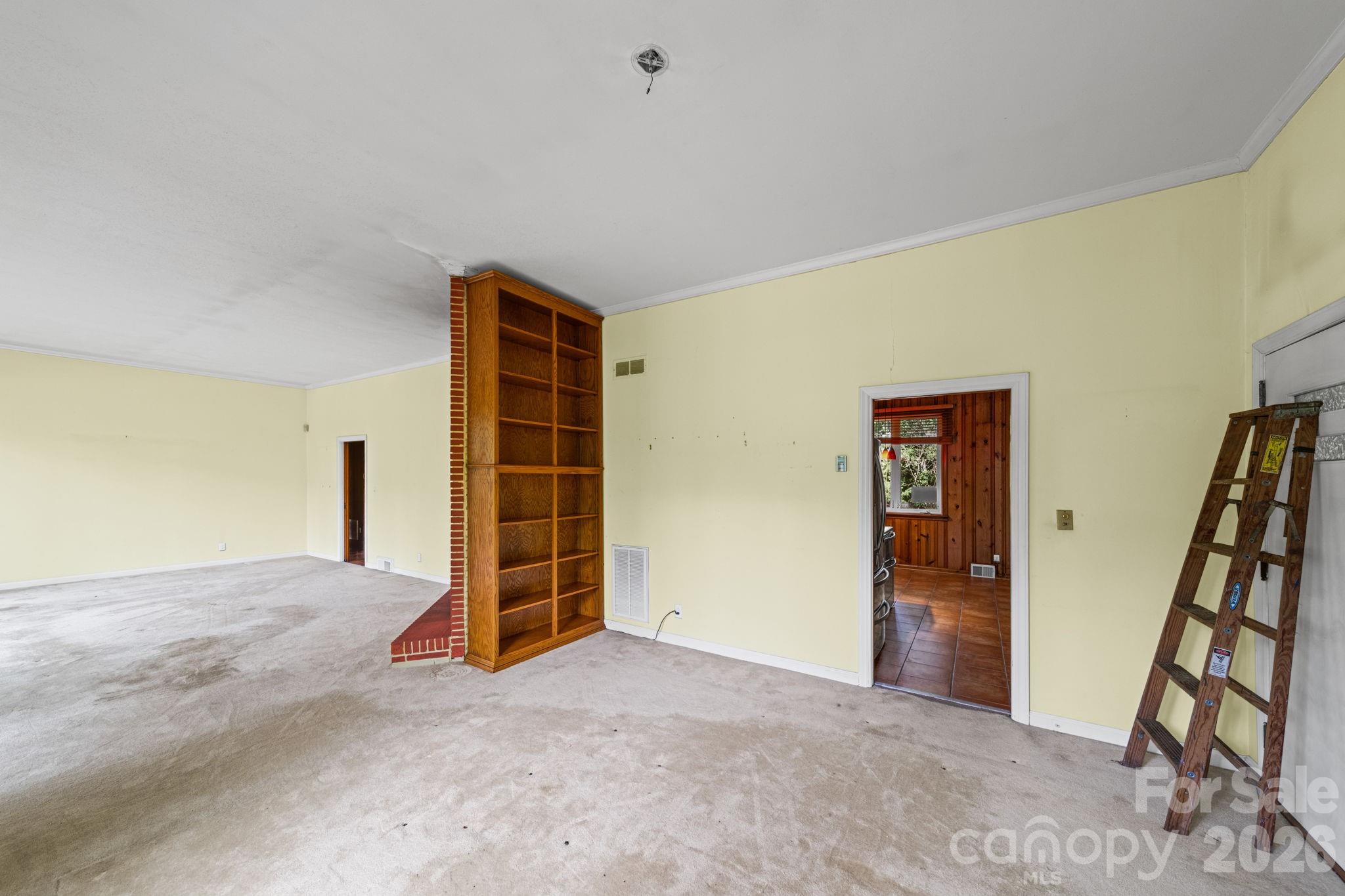 1051 Paramount Circle