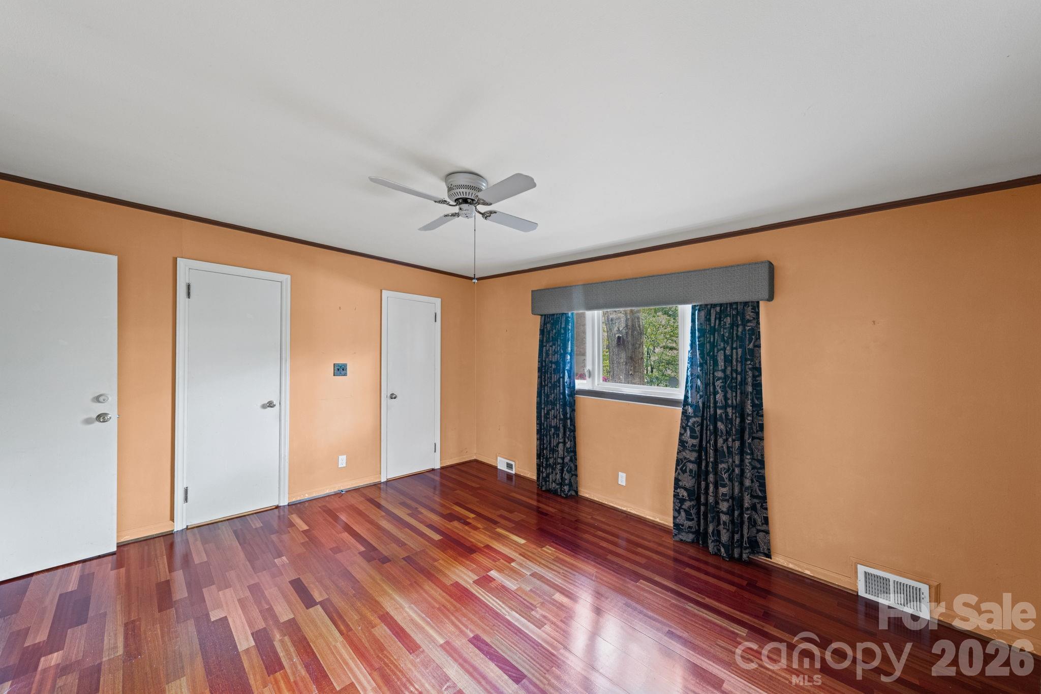 1051 Paramount Circle