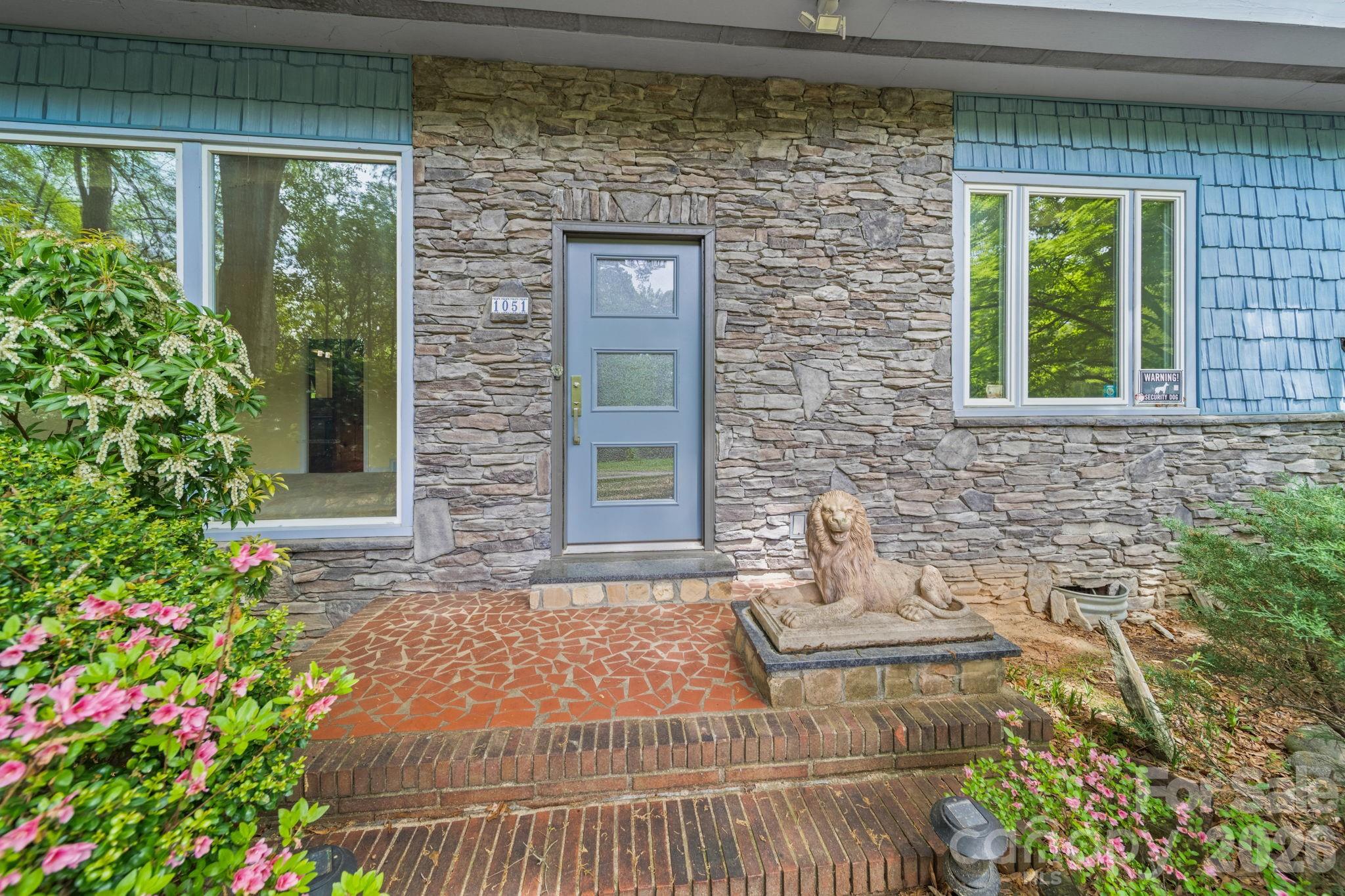 1051 Paramount Circle