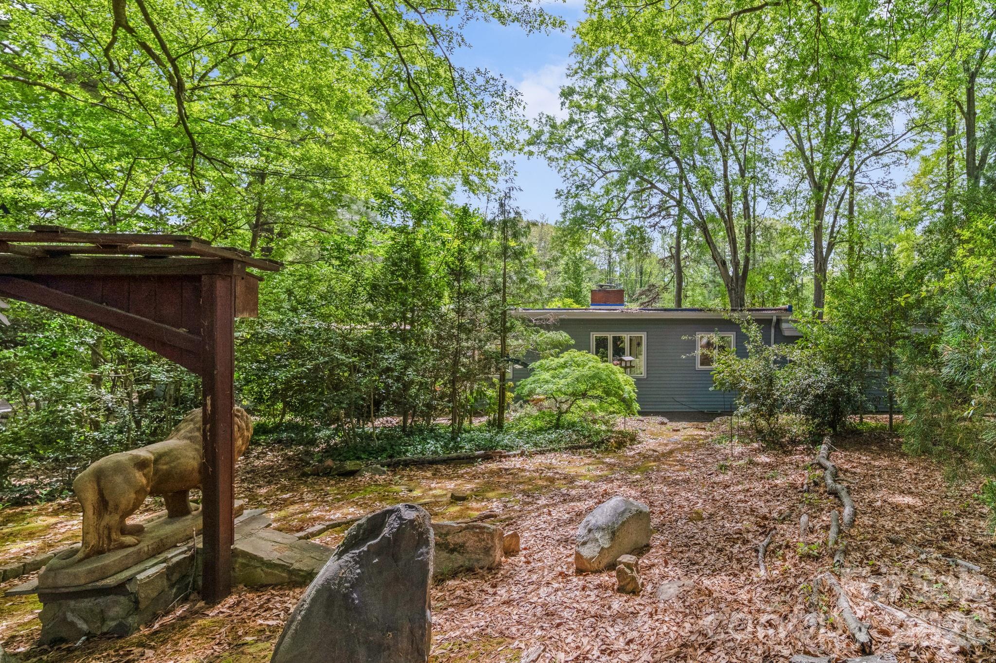 1051 Paramount Circle