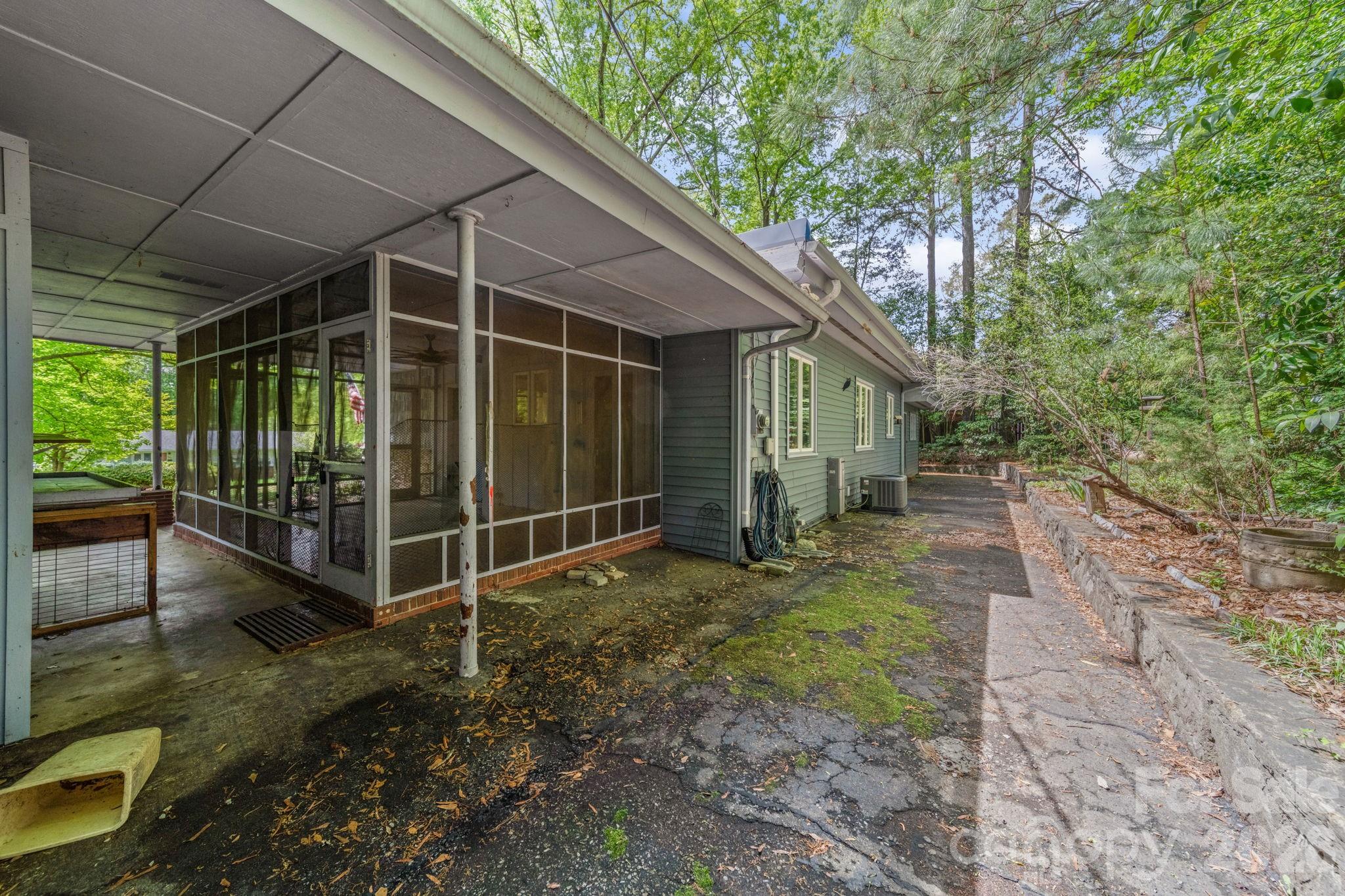 1051 Paramount Circle