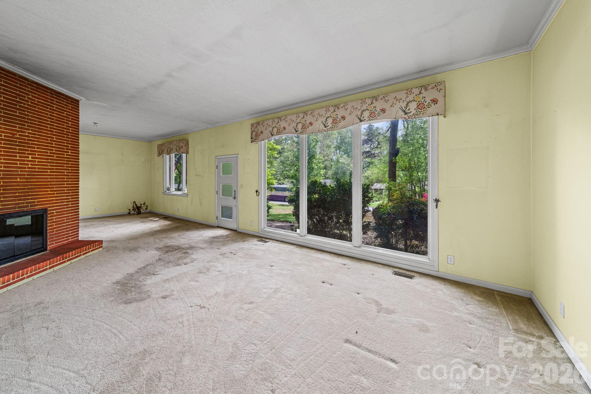 1051 Paramount Circle