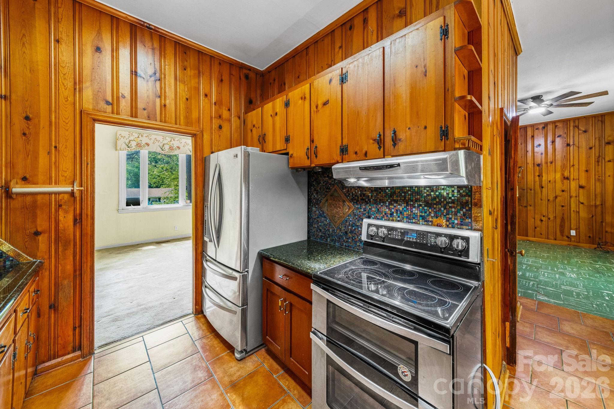 1051 Paramount Circle