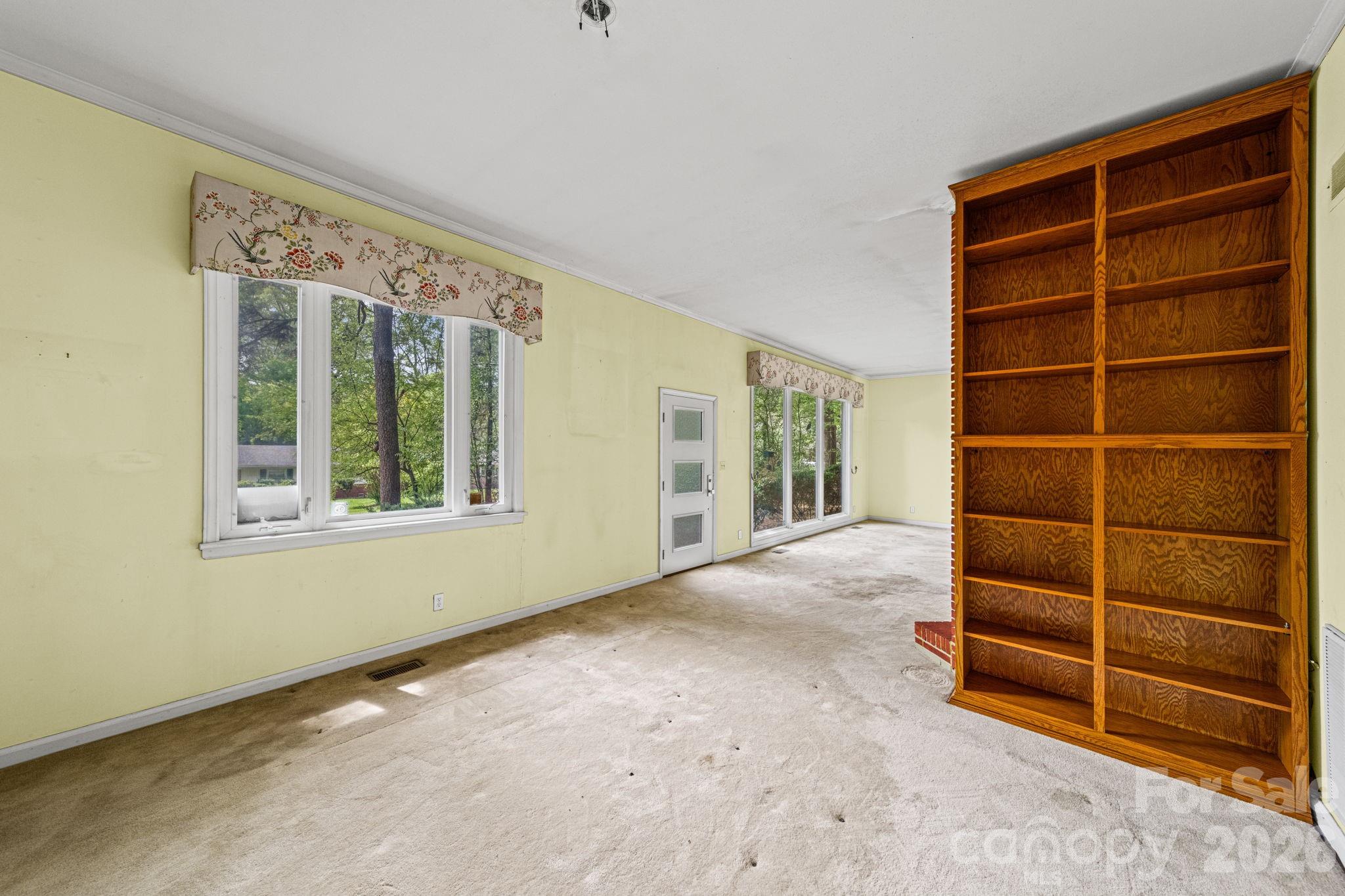 1051 Paramount Circle