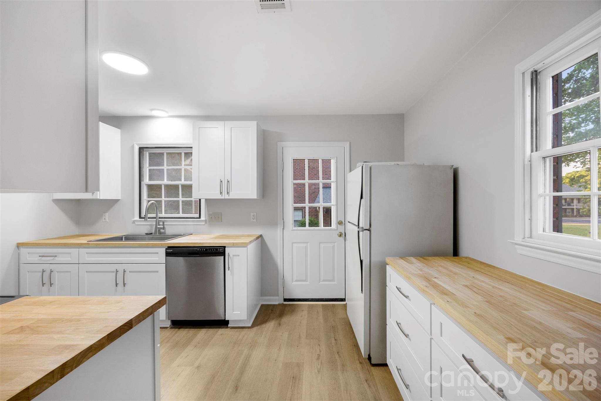 809 Jamestown Drive Unit: 5