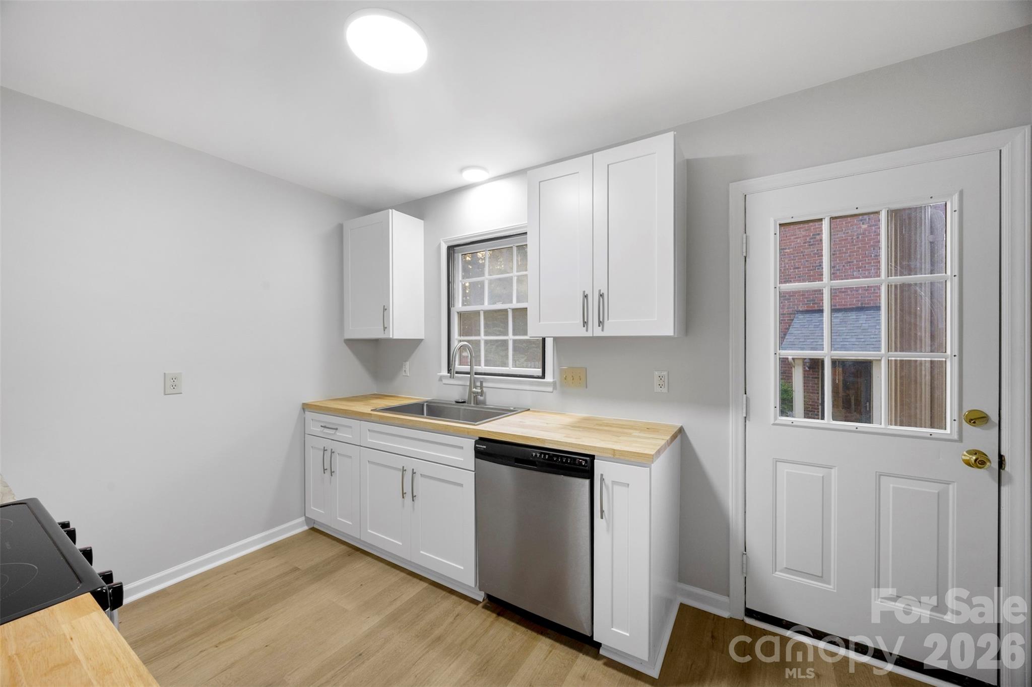 809 Jamestown Drive Unit: 5