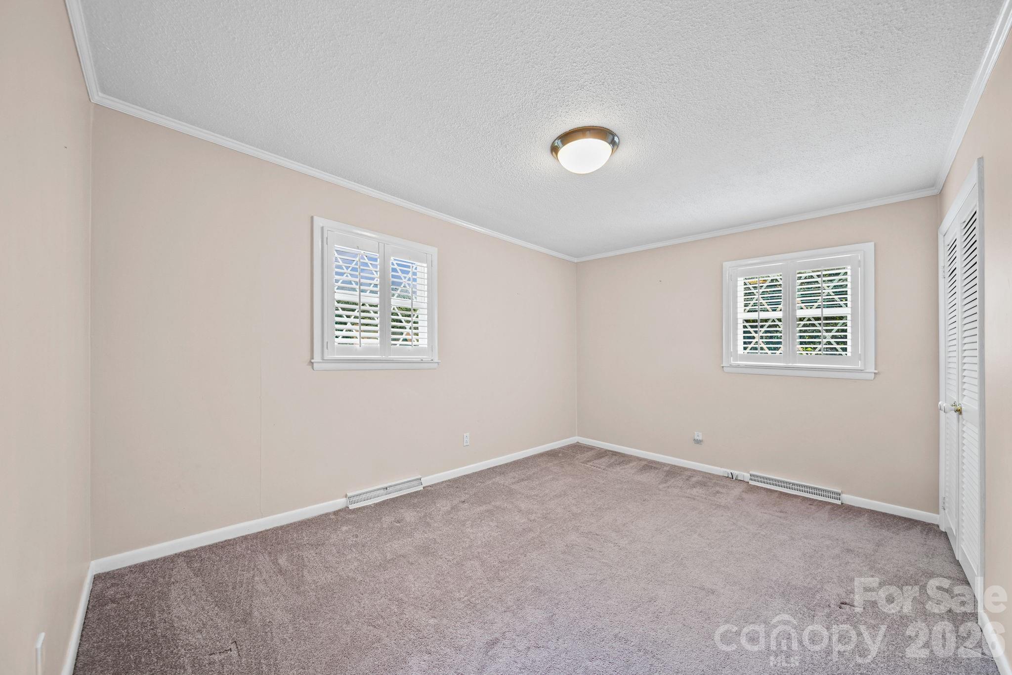 2037 Helen Drive