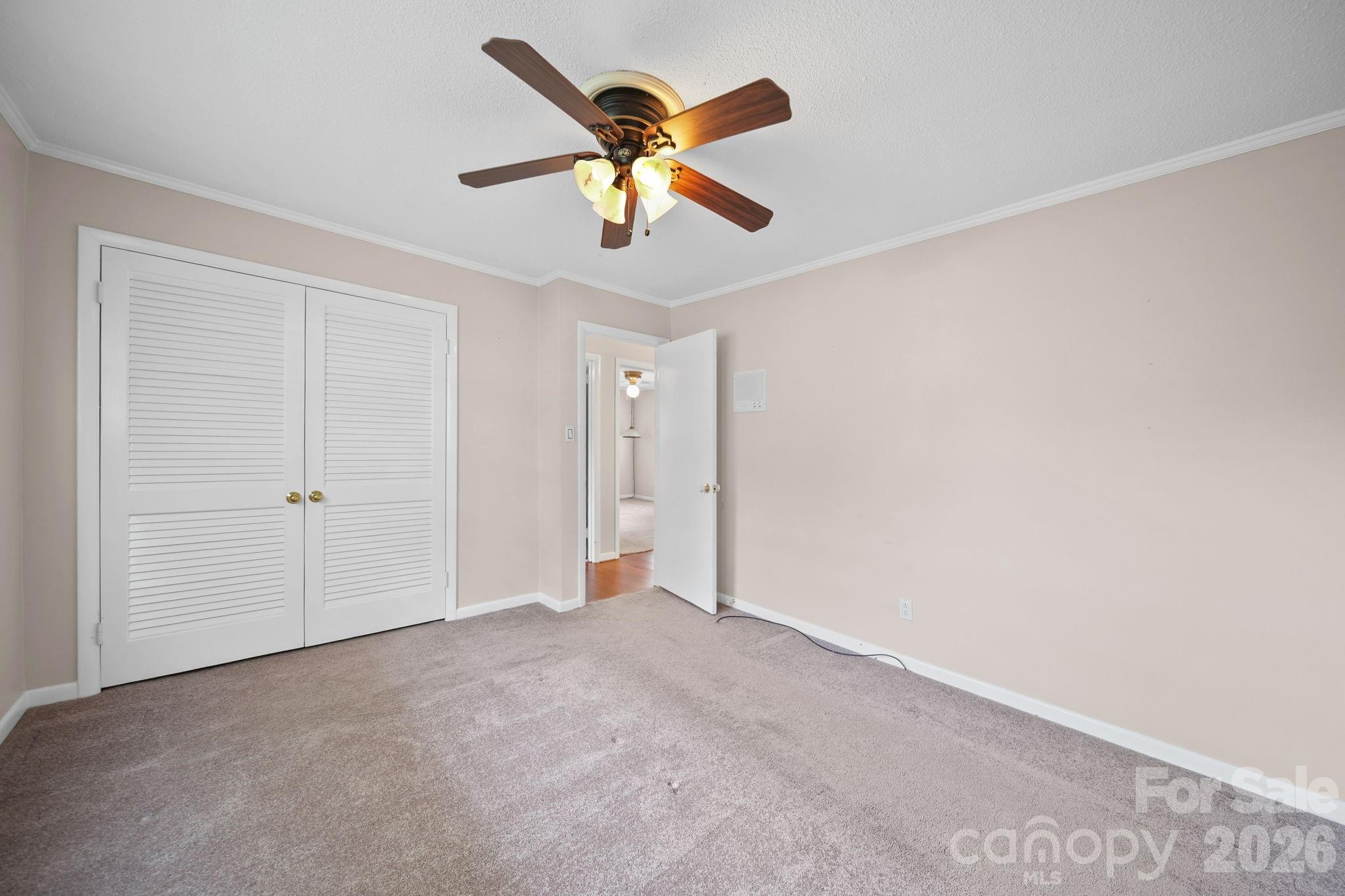 2037 Helen Drive
