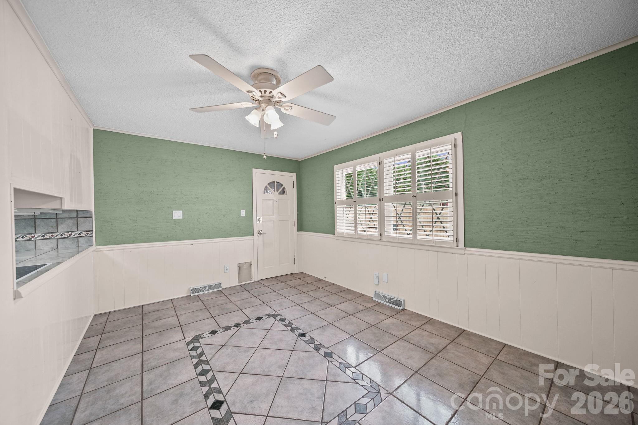 2037 Helen Drive