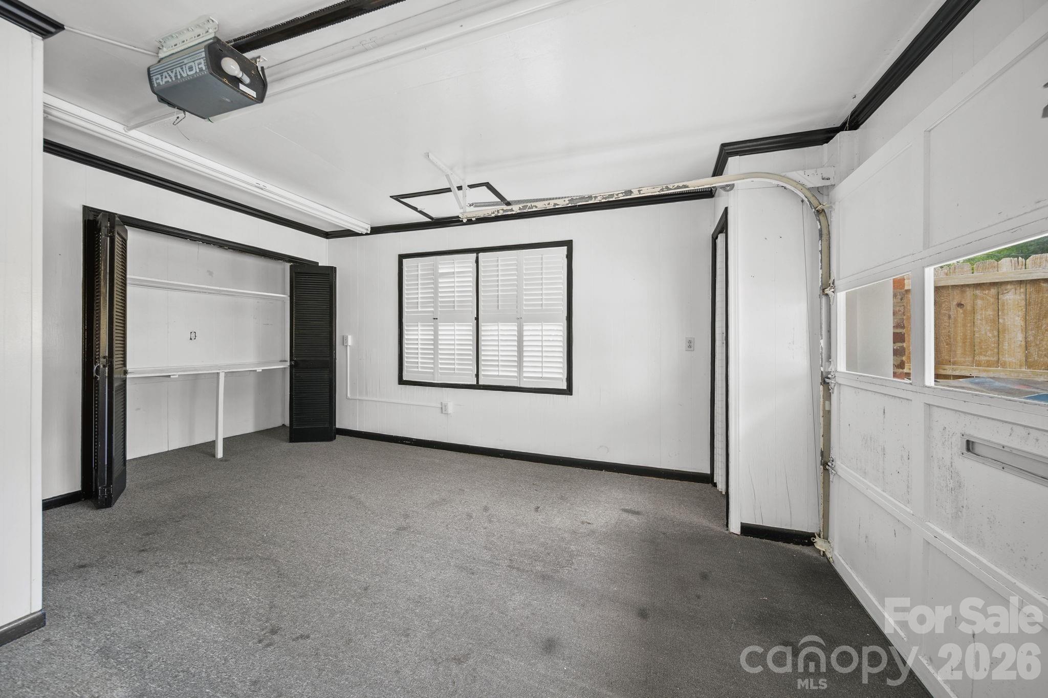 2037 Helen Drive