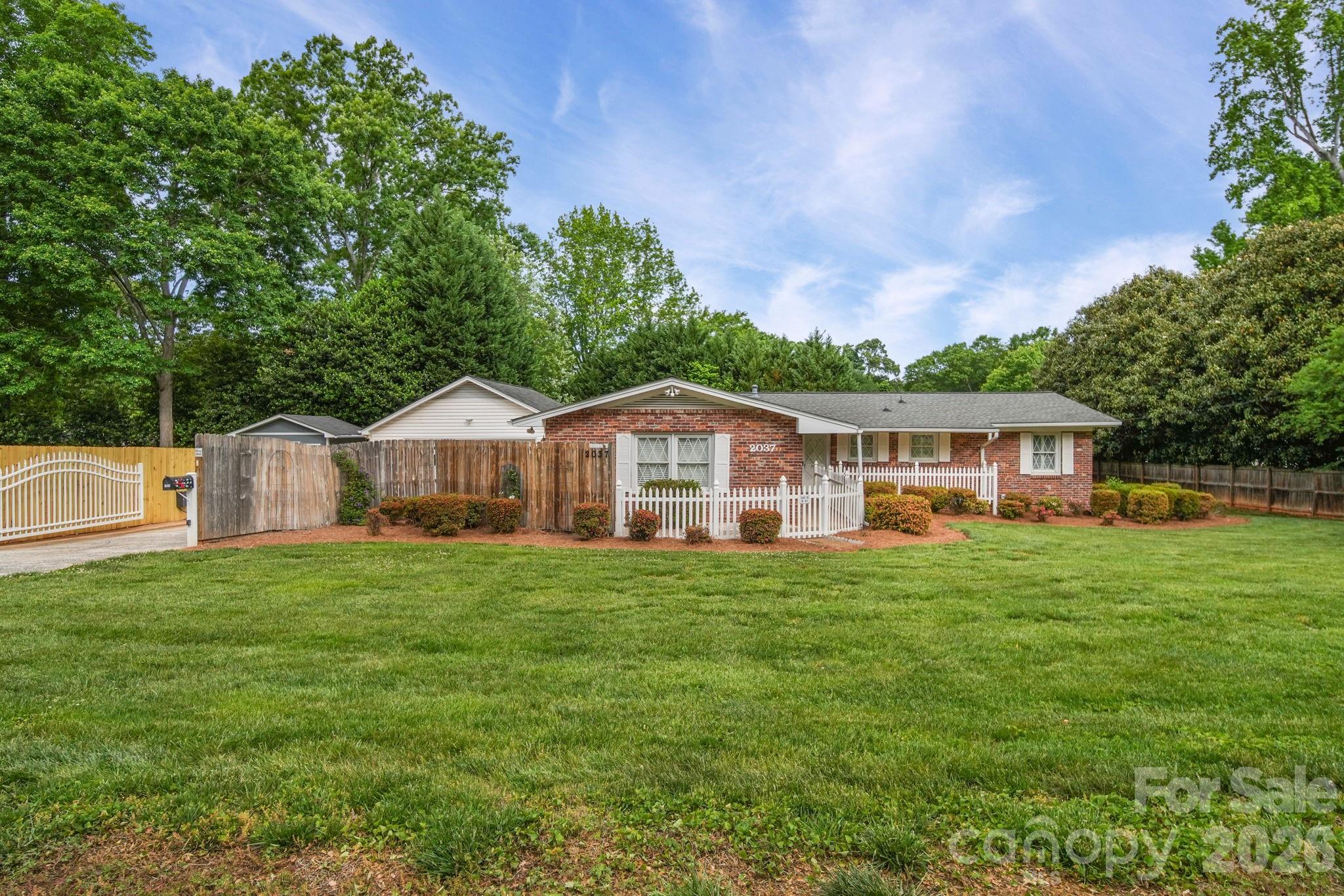 2037 Helen Drive