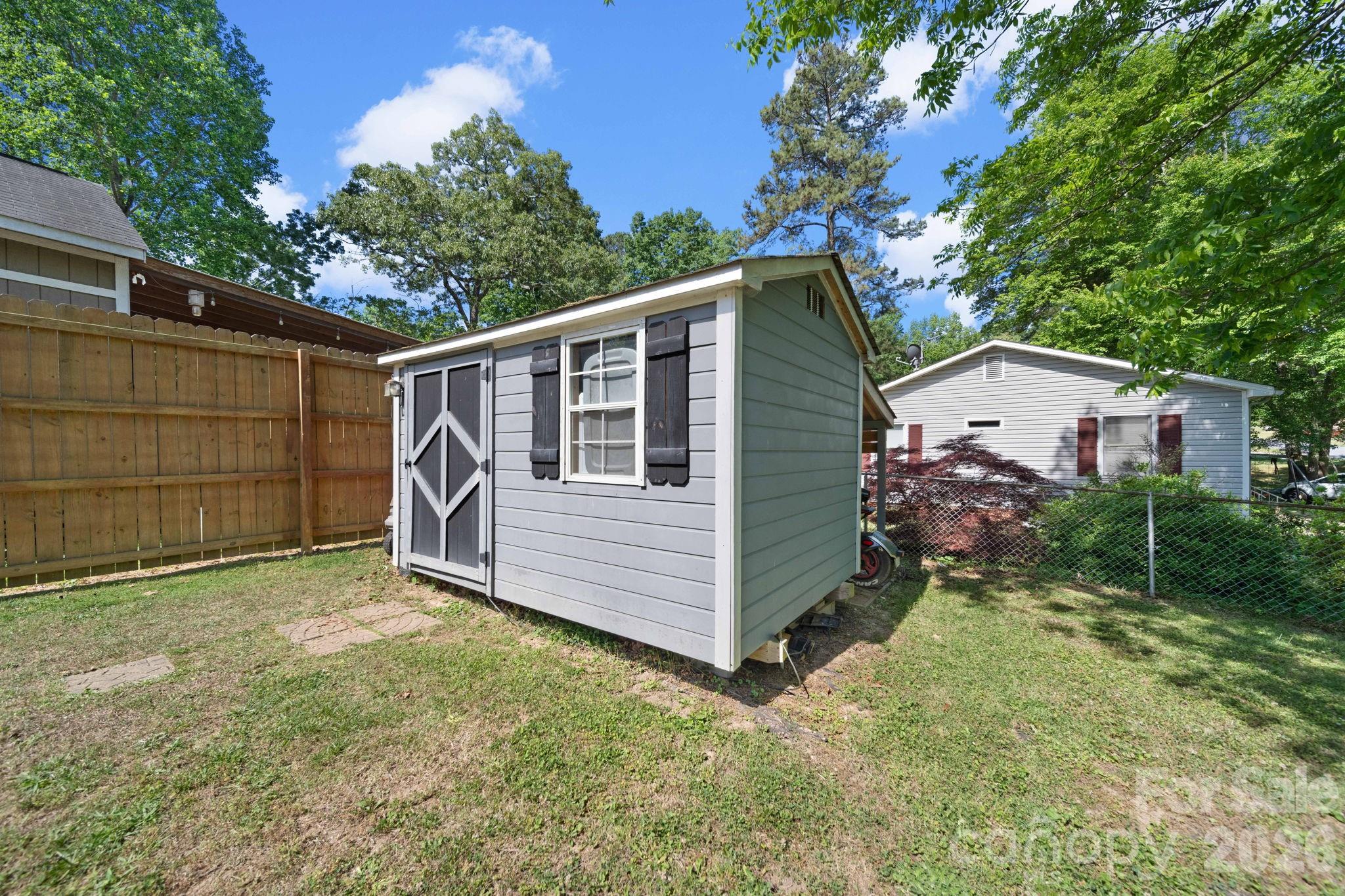 609 N 10th Street