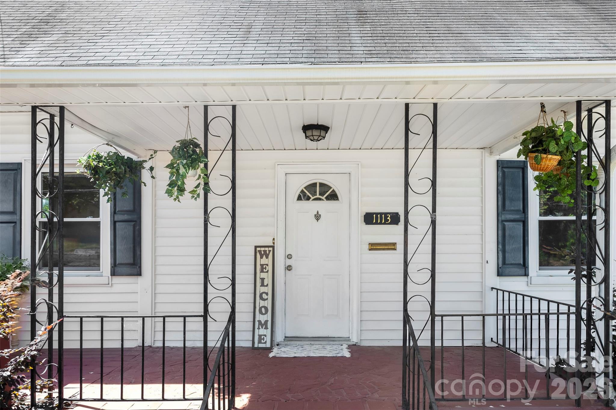 1113 W 4th Avenue