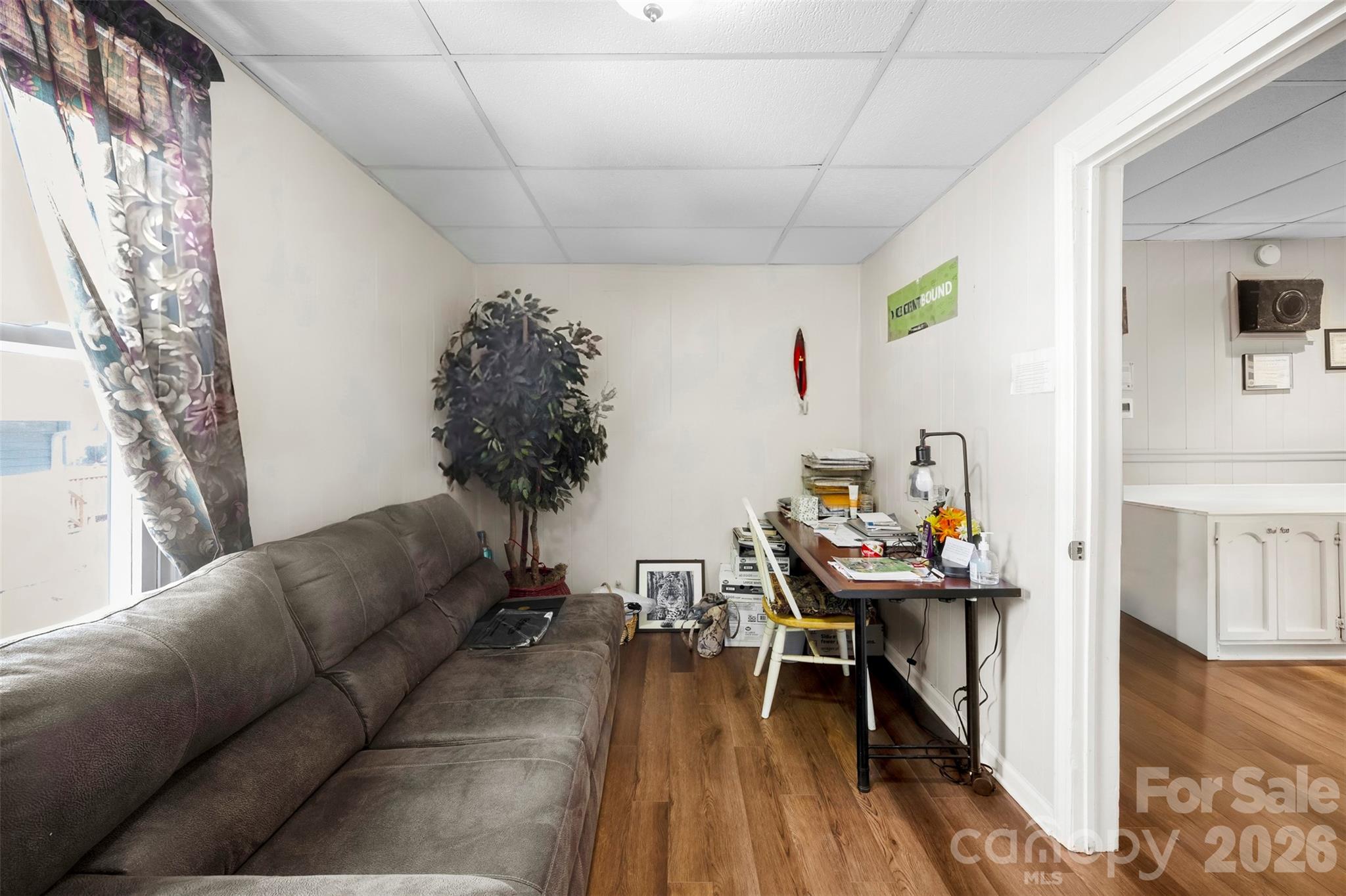 1113 W 4th Avenue