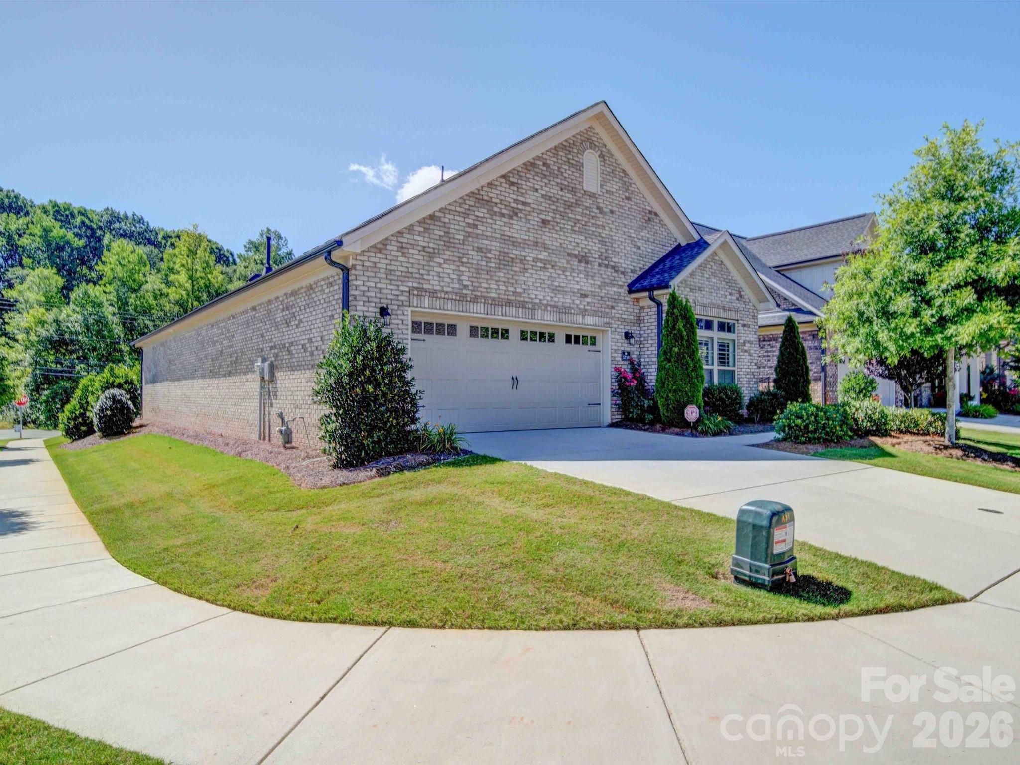 5218 Courtyard Lane