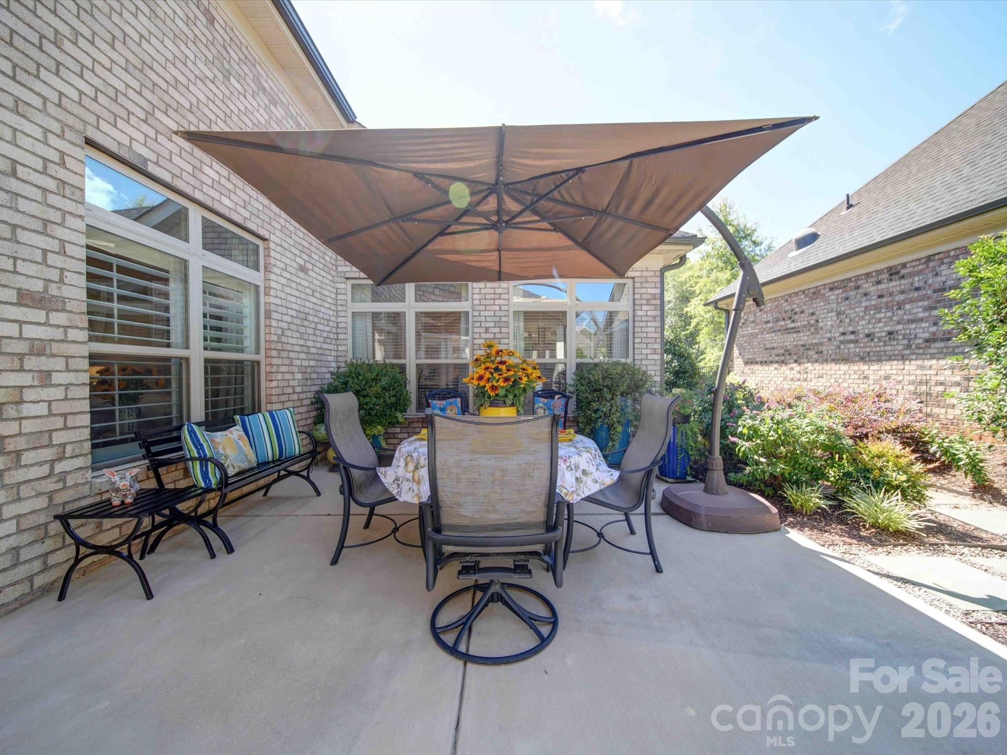 5218 Courtyard Lane