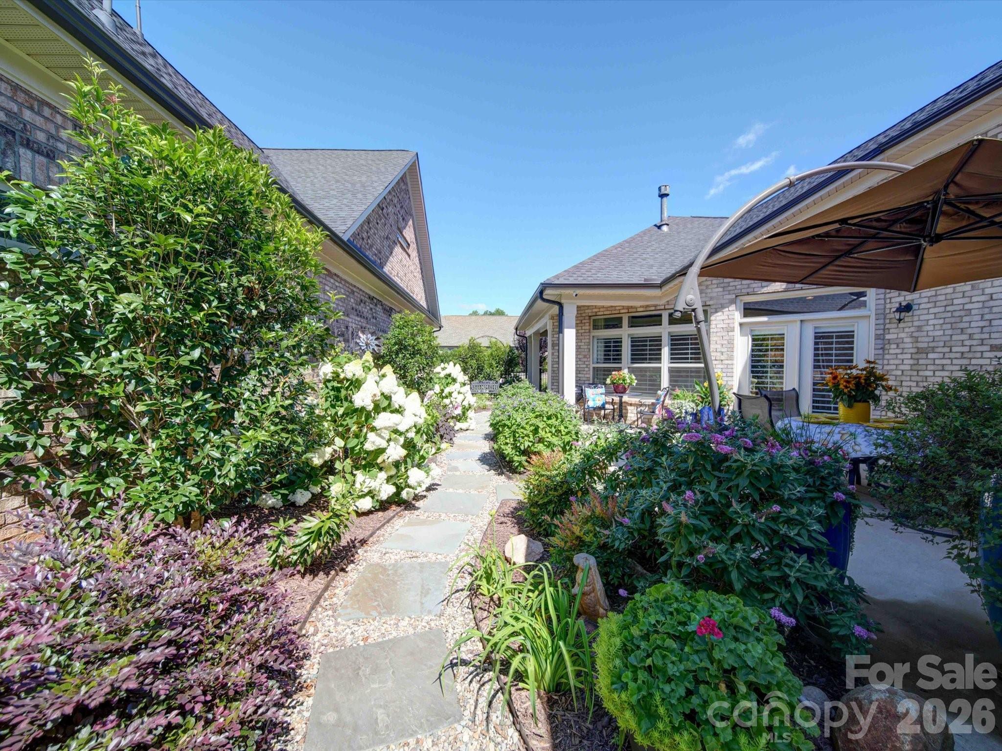 5218 Courtyard Lane