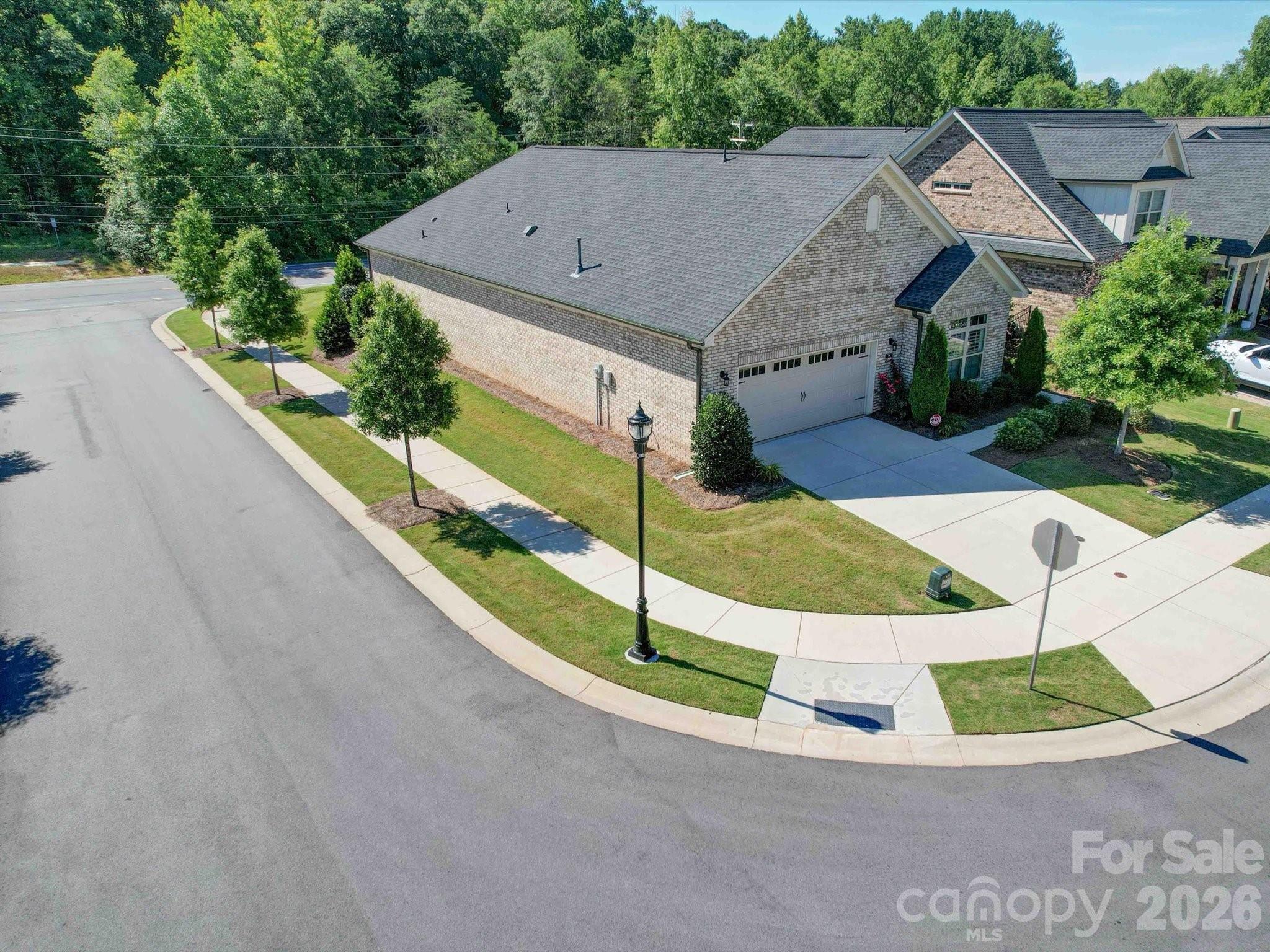 5218 Courtyard Lane