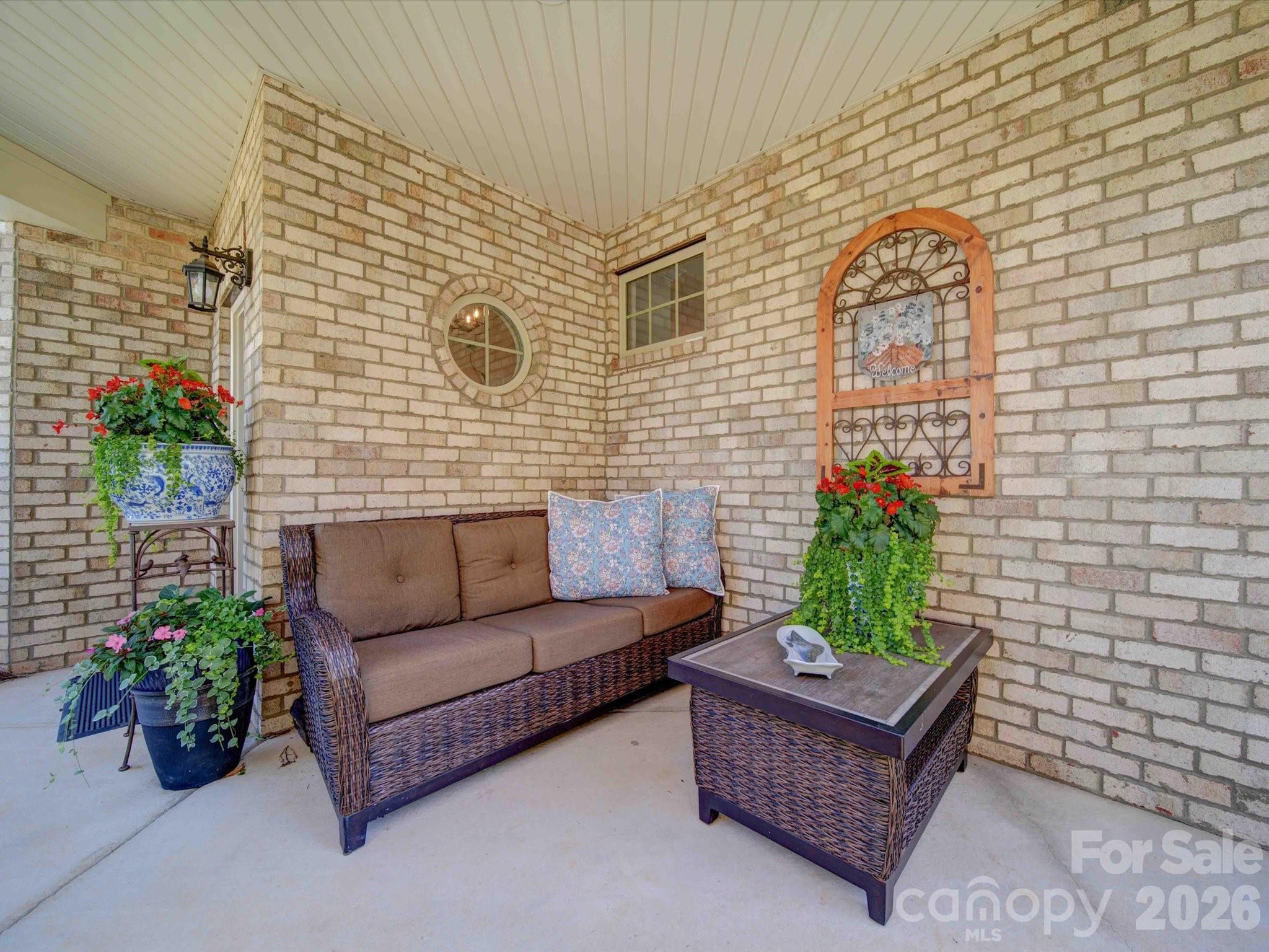 5218 Courtyard Lane