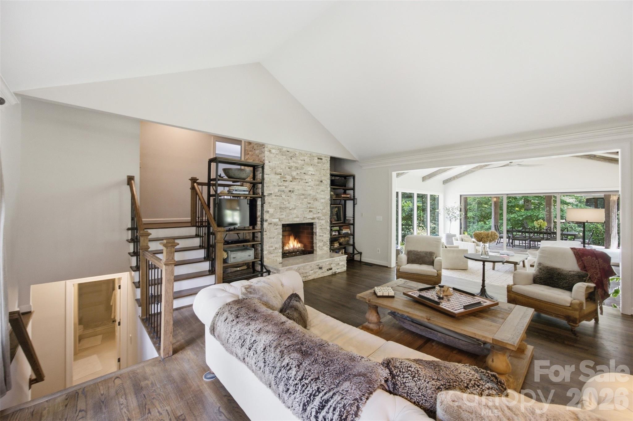 528 Stuart Ridge