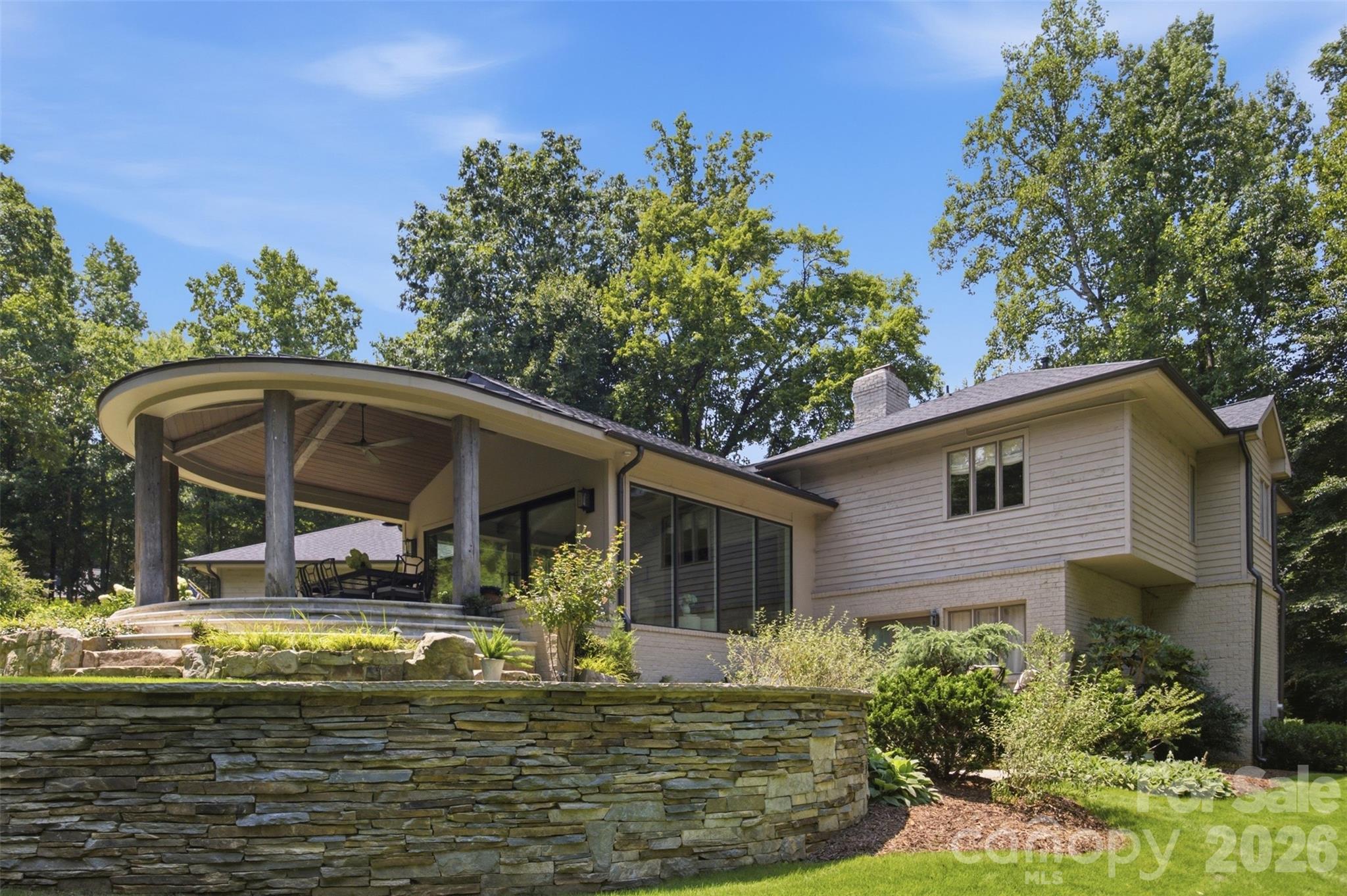 528 Stuart Ridge