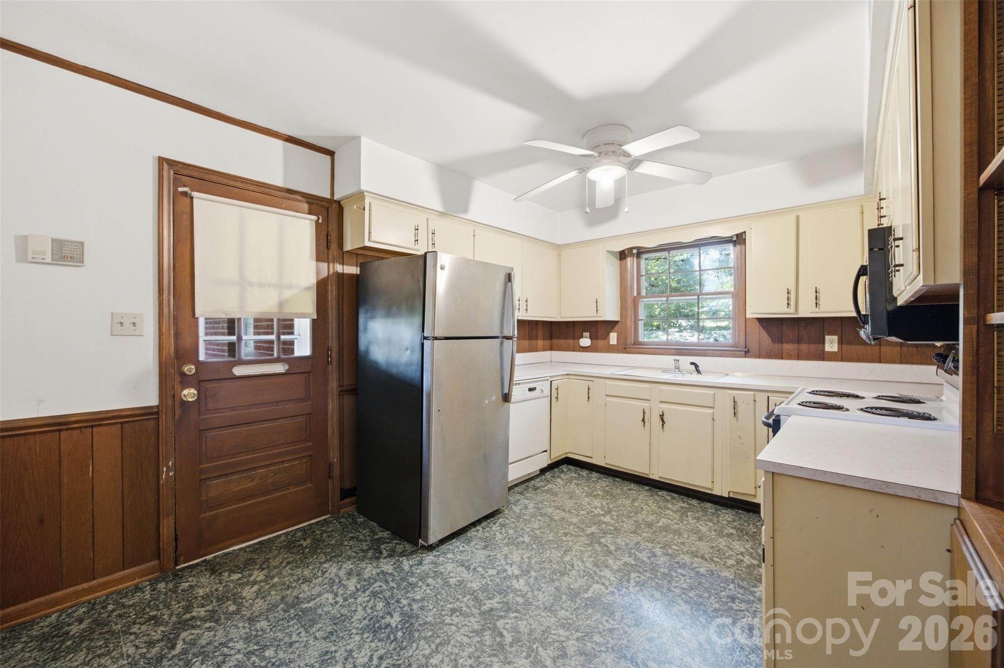 2105 Helen Drive